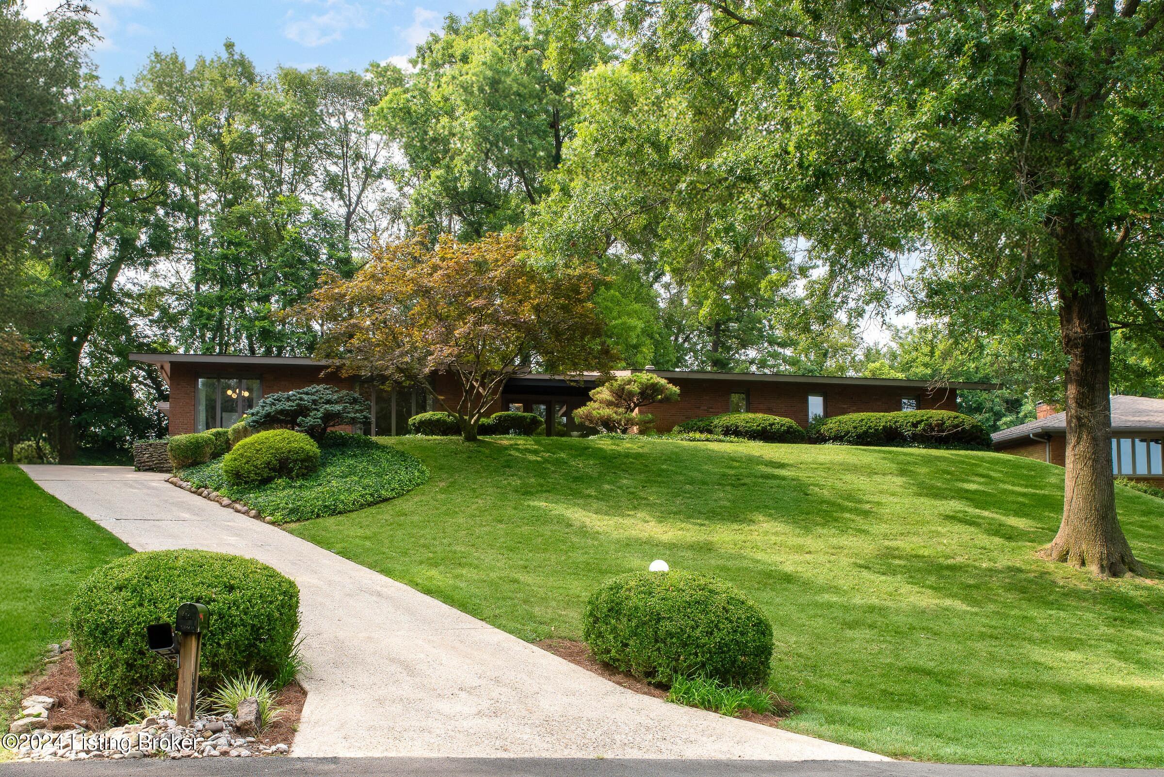 1212 Park Hills Dr