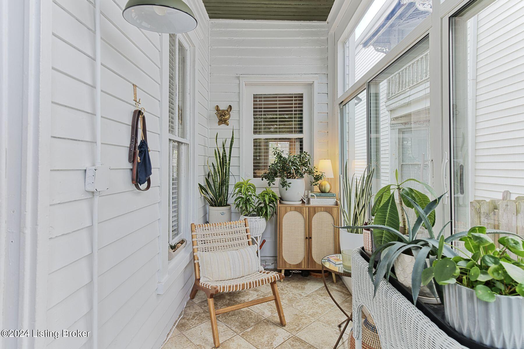 1622 Rosewood Ave