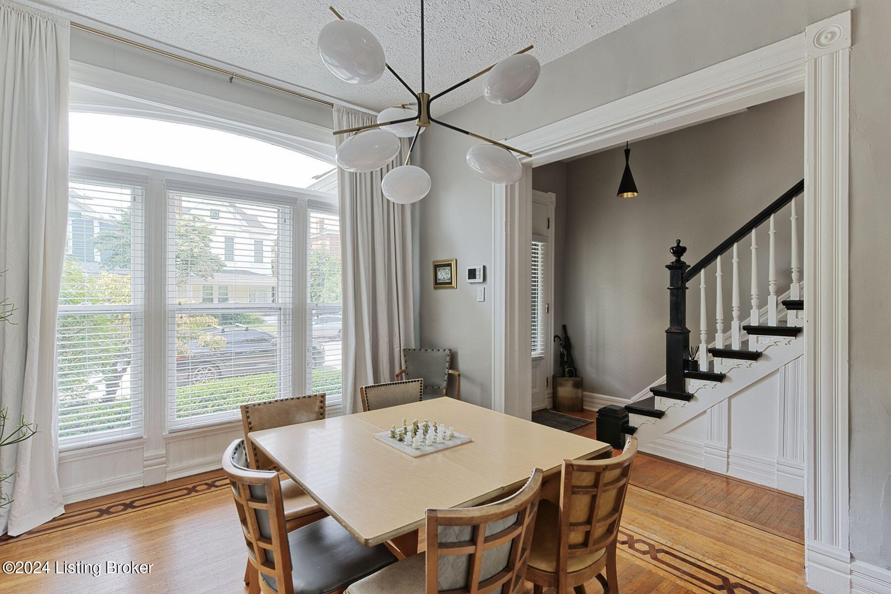 1622 Rosewood Ave