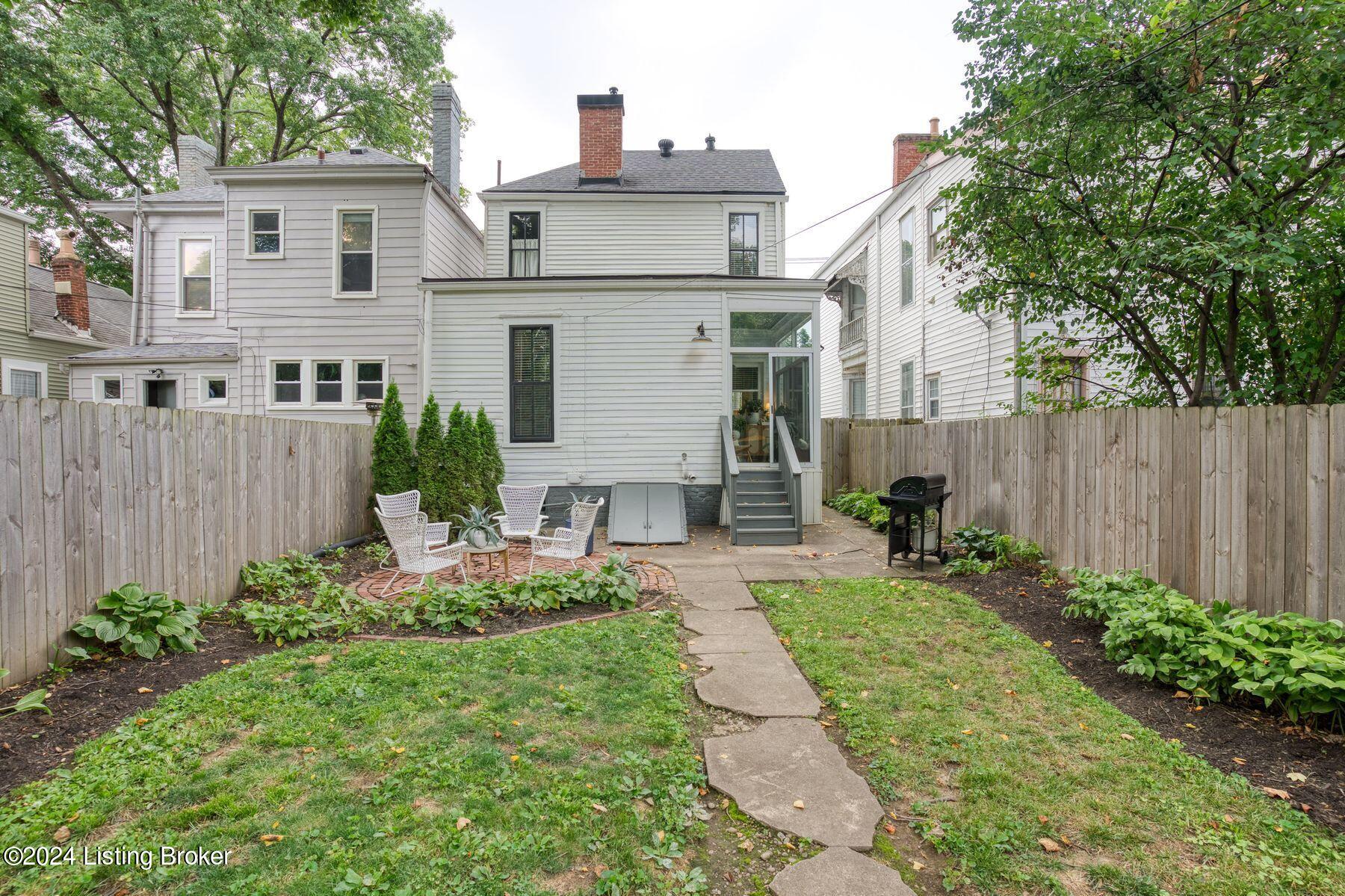 1622 Rosewood Ave