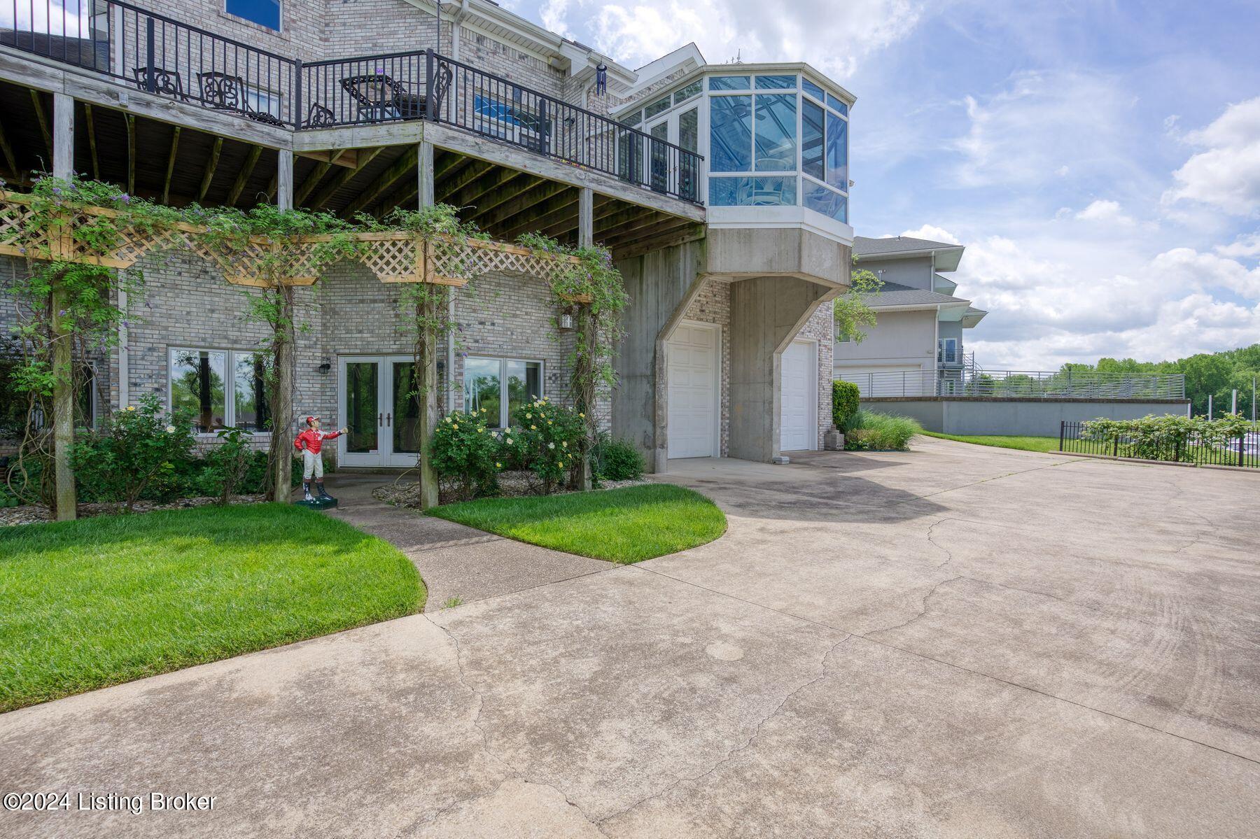 5416 River Creek Ct