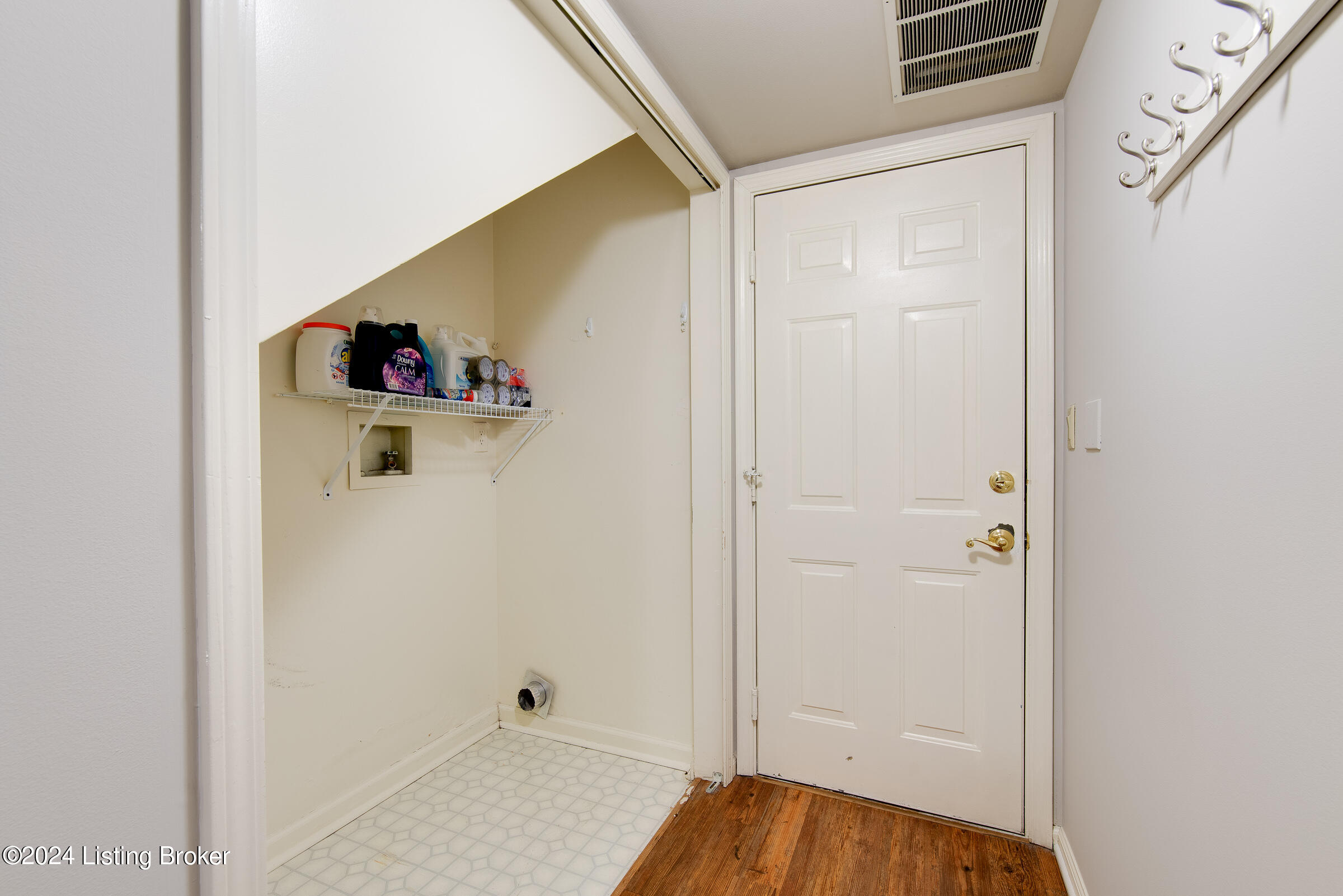 1701 Eastbridge Ct
