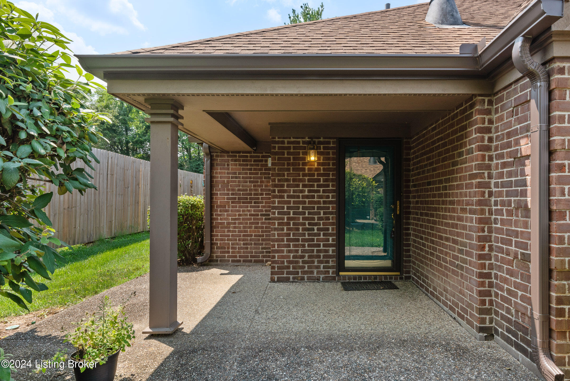 1701 Eastbridge Ct