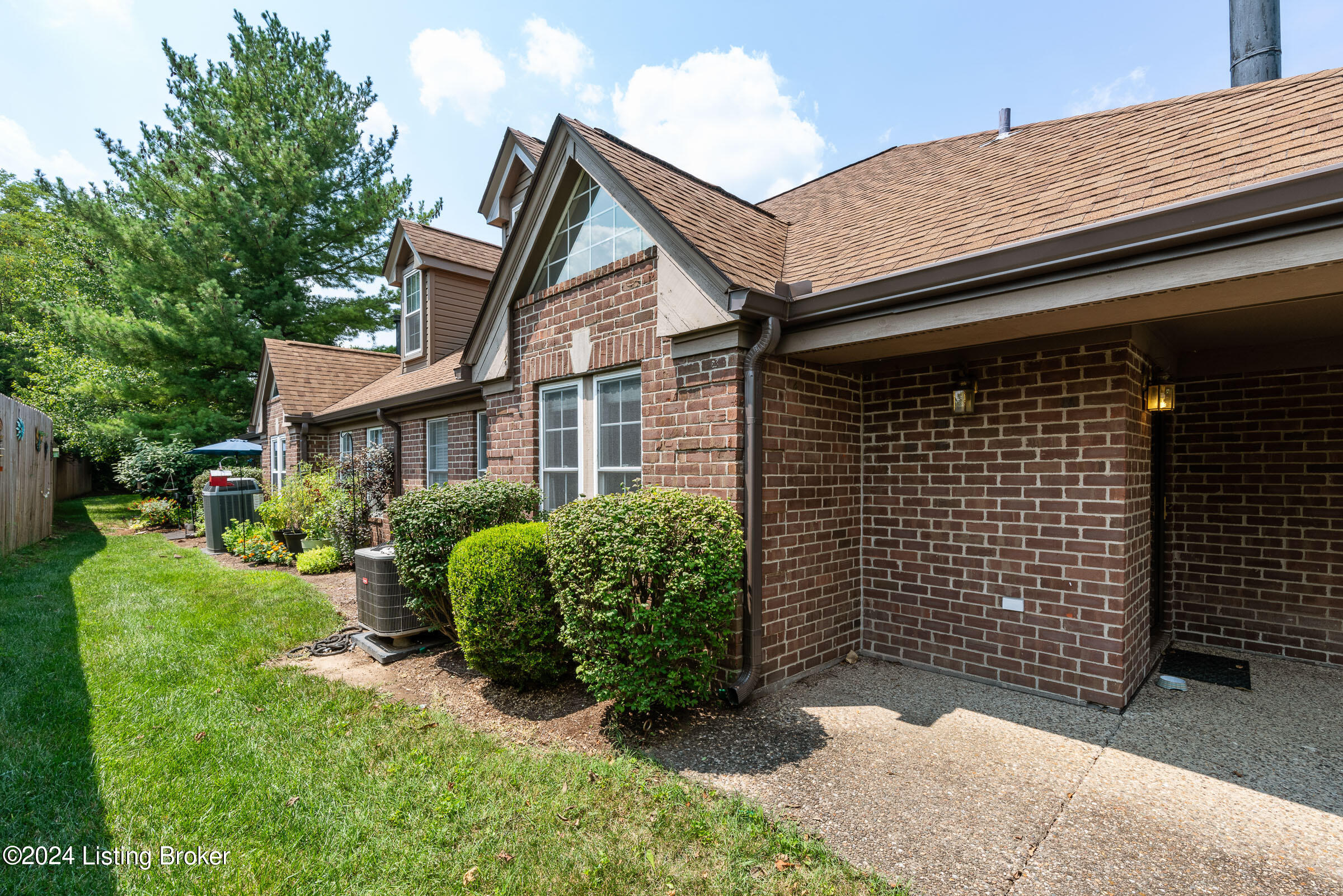 1701 Eastbridge Ct
