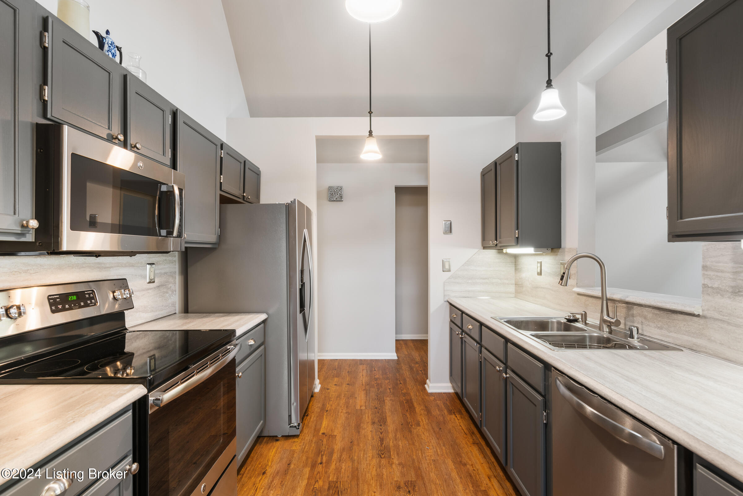 1701 Eastbridge Ct