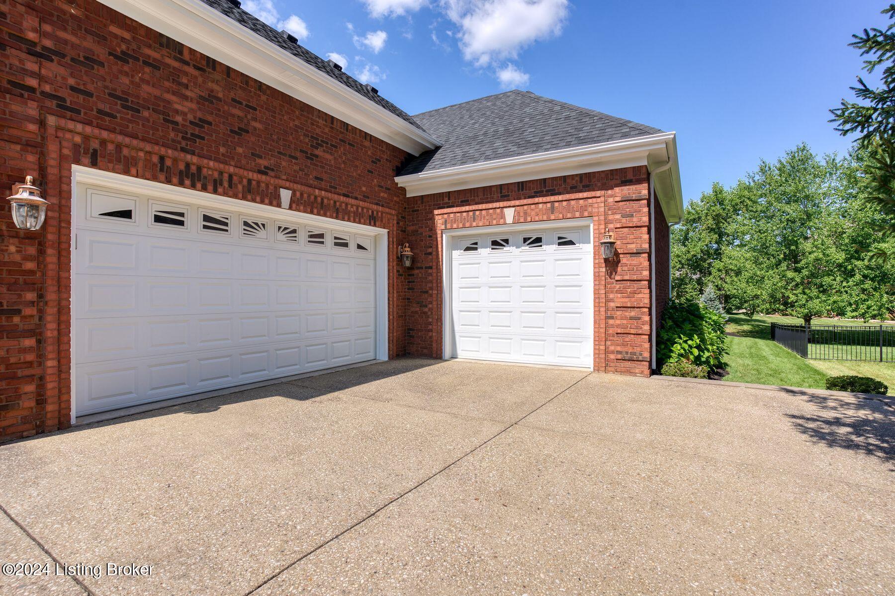 15318 Champion Lakes Pl