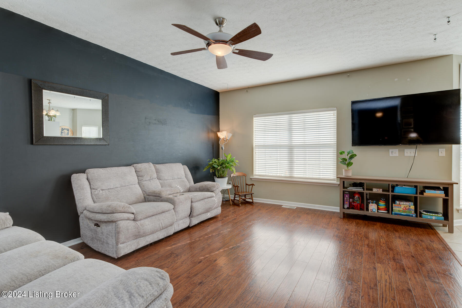 7022 Little Oak Ct