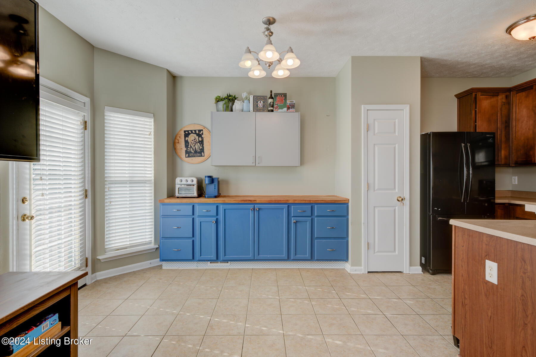 7022 Little Oak Ct