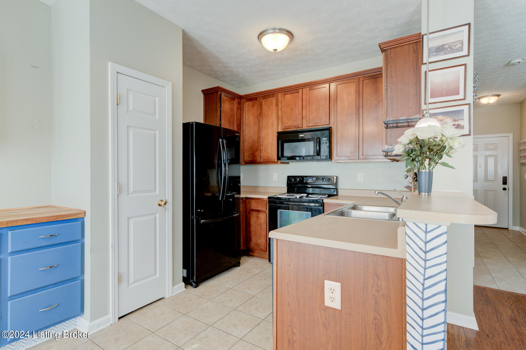 7022 Little Oak Ct