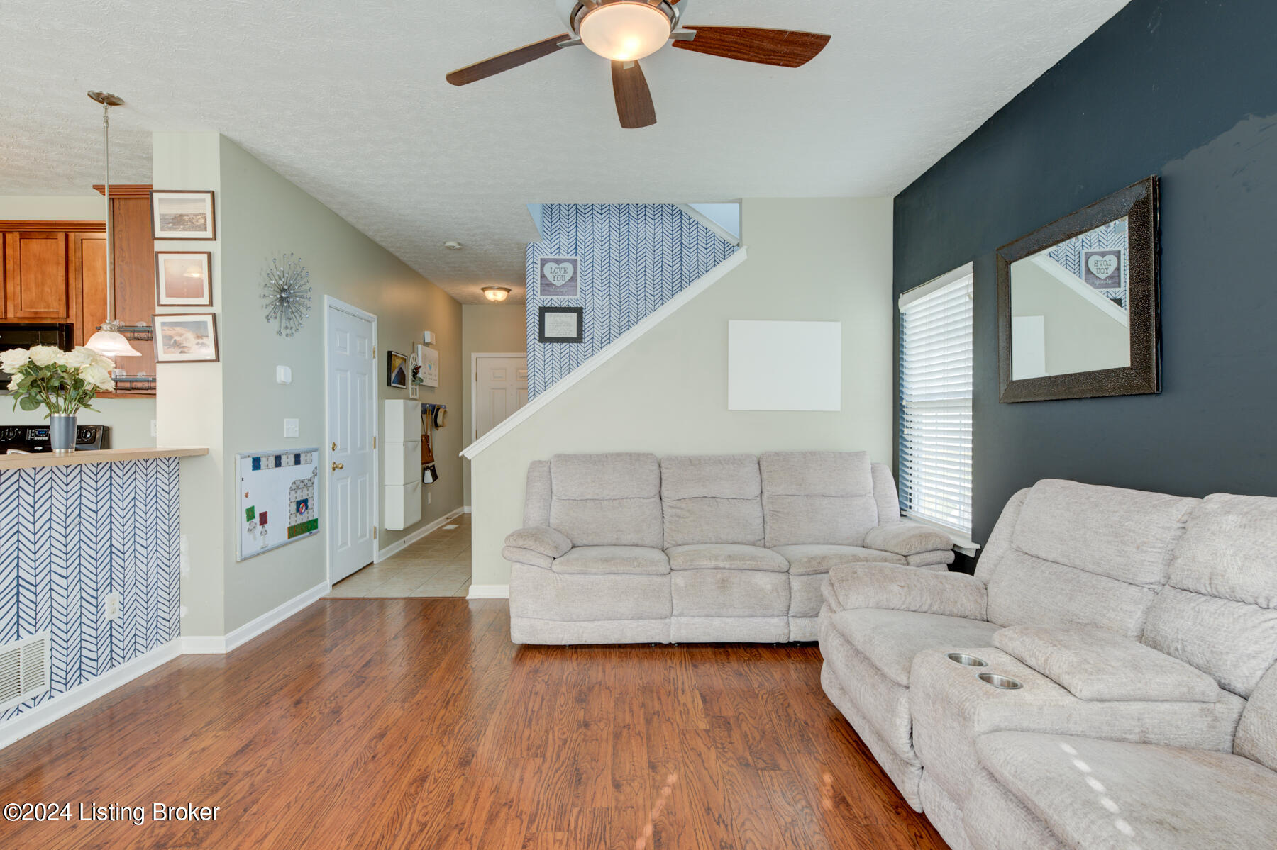 7022 Little Oak Ct