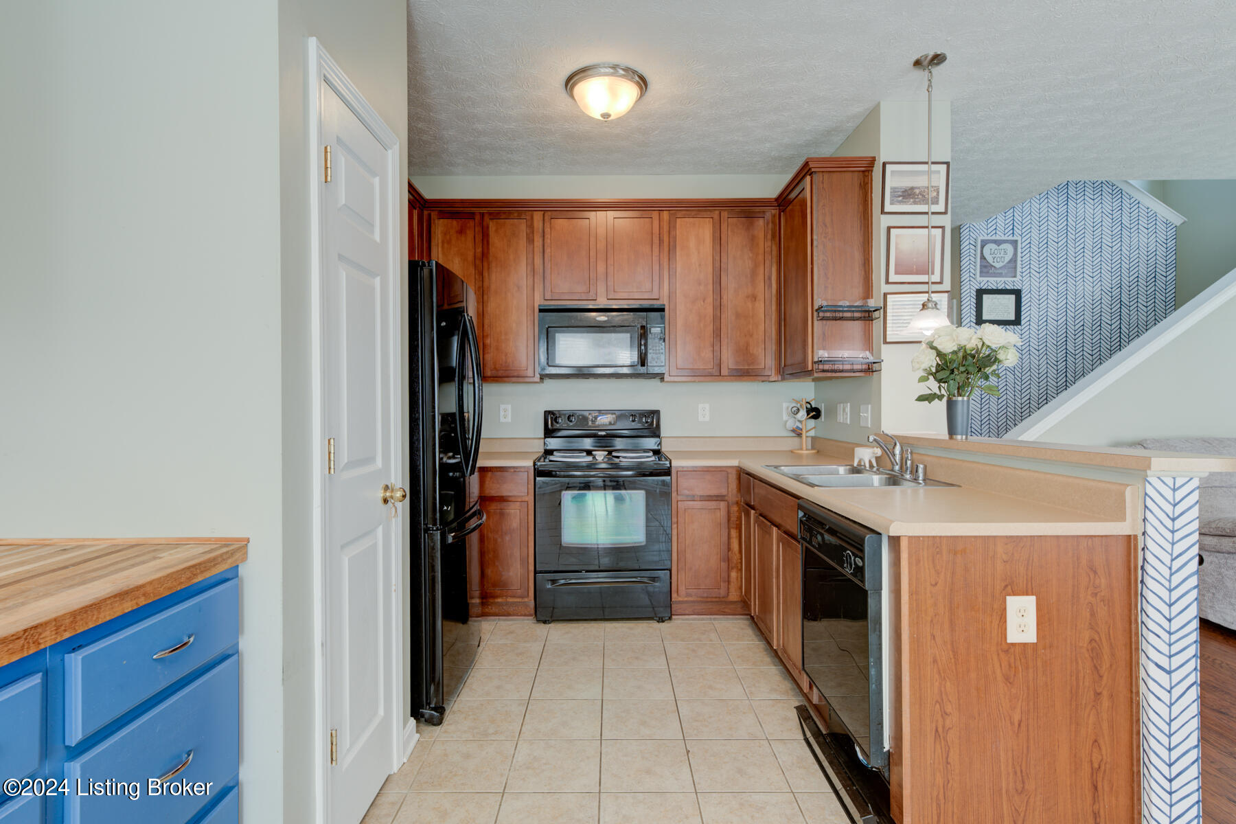 7022 Little Oak Ct
