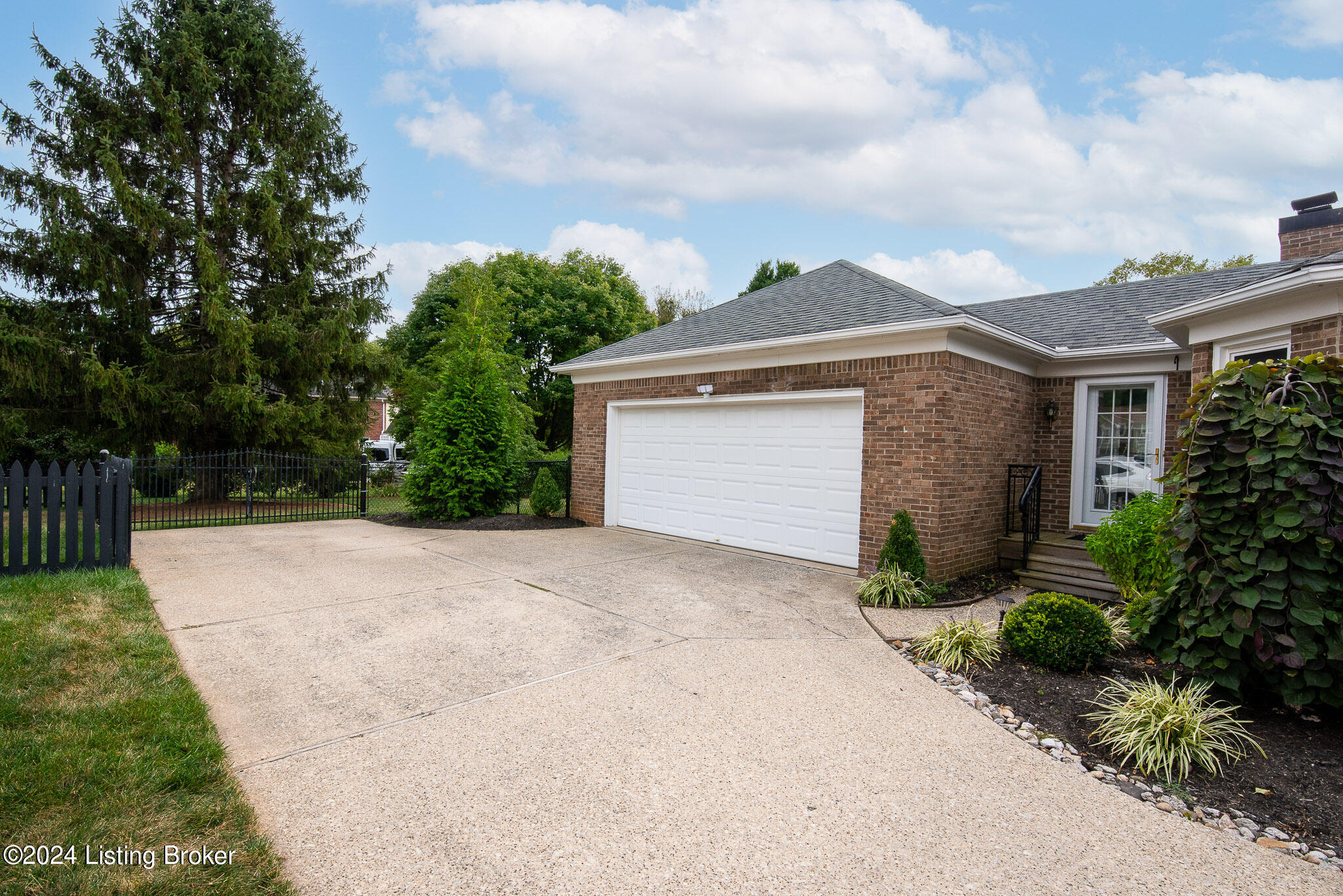 315 Pencross Pl