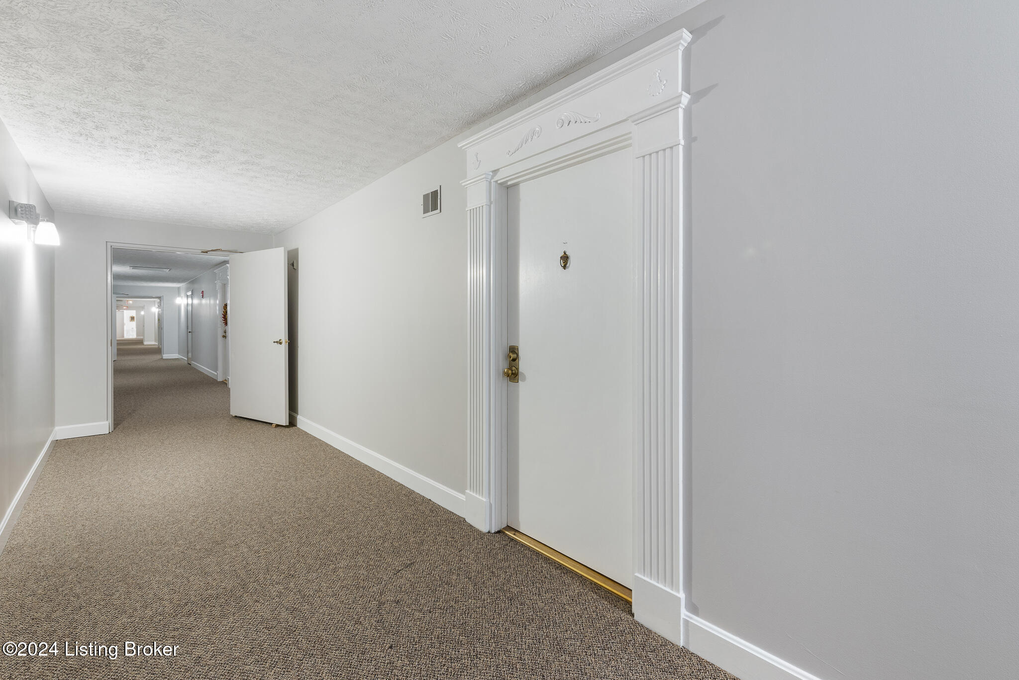 1800 Manor House Dr 200