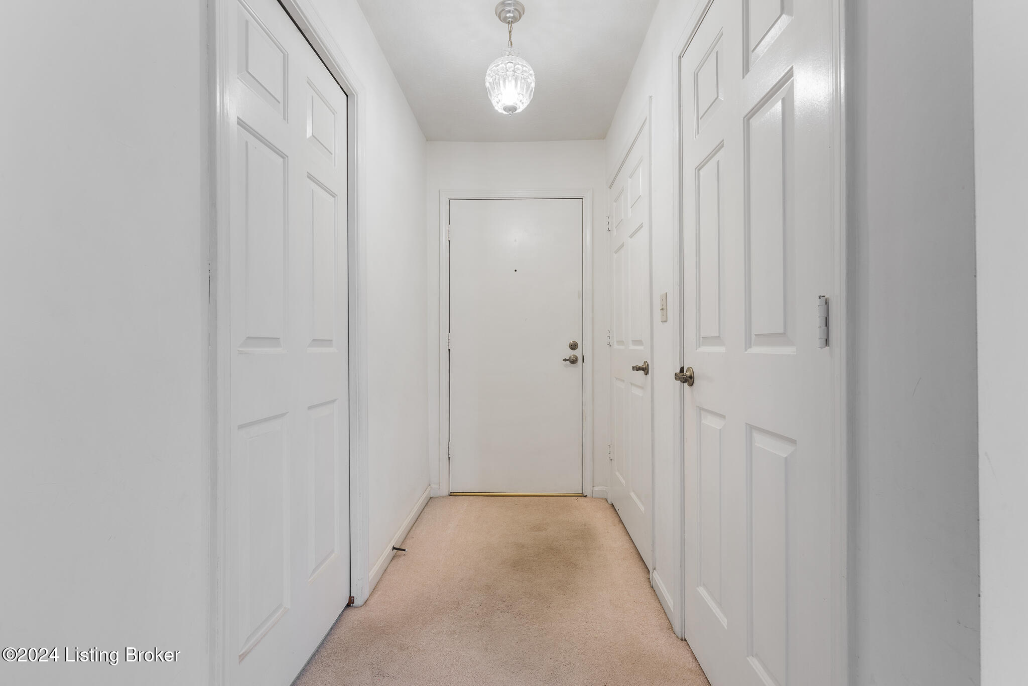 1800 Manor House Dr 200