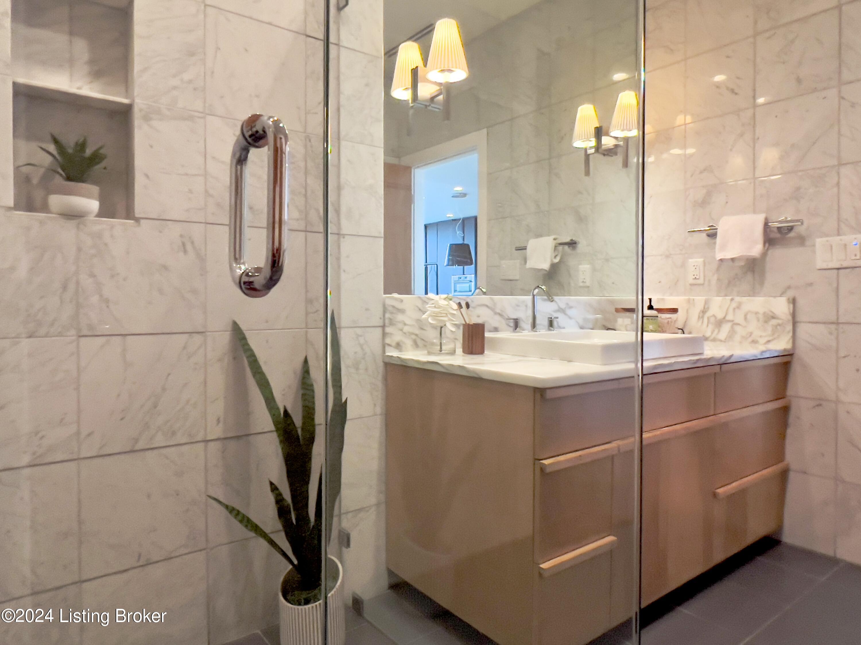 222 E Witherspoon St, 1103