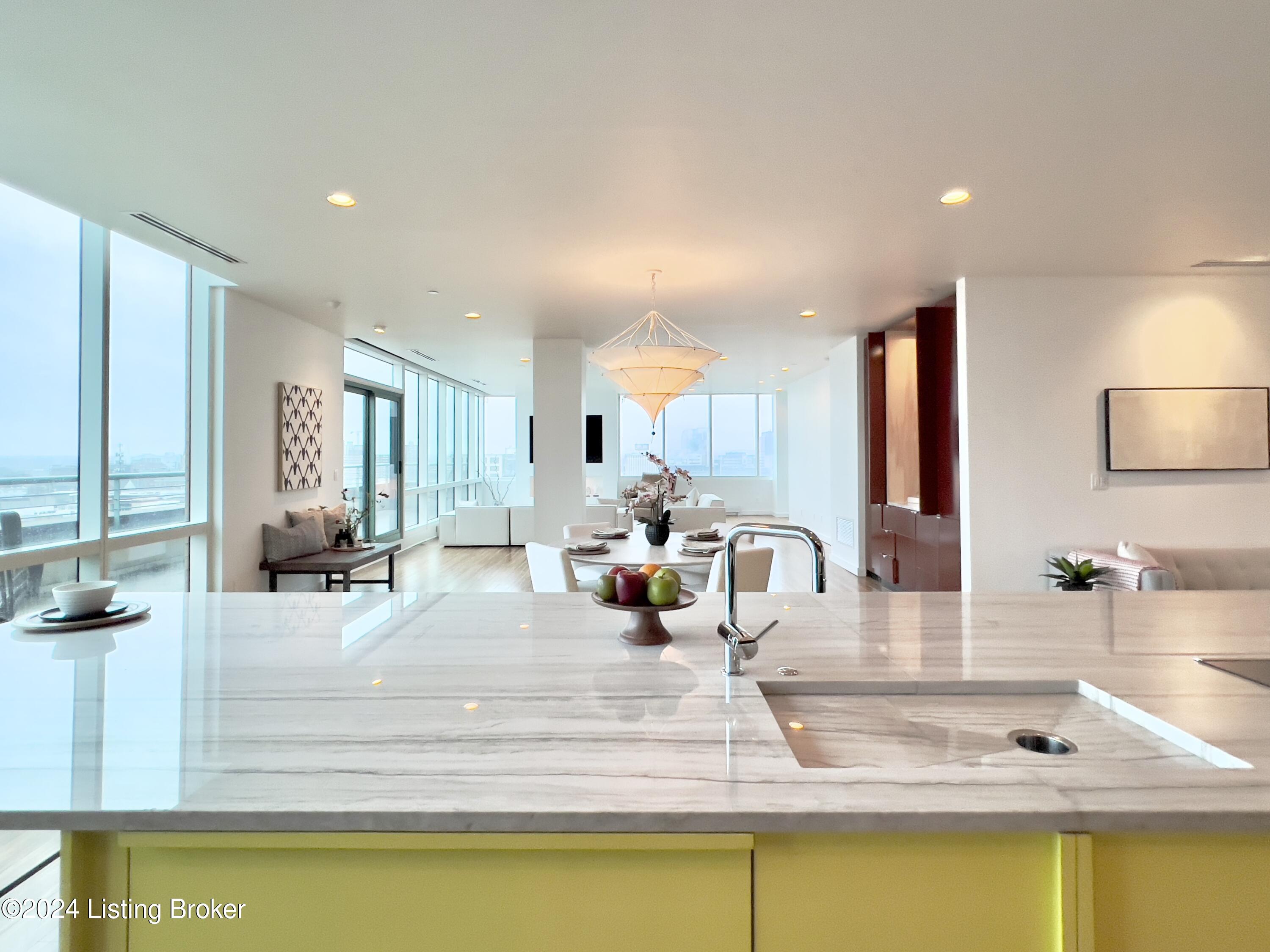 222 E Witherspoon St, 1103