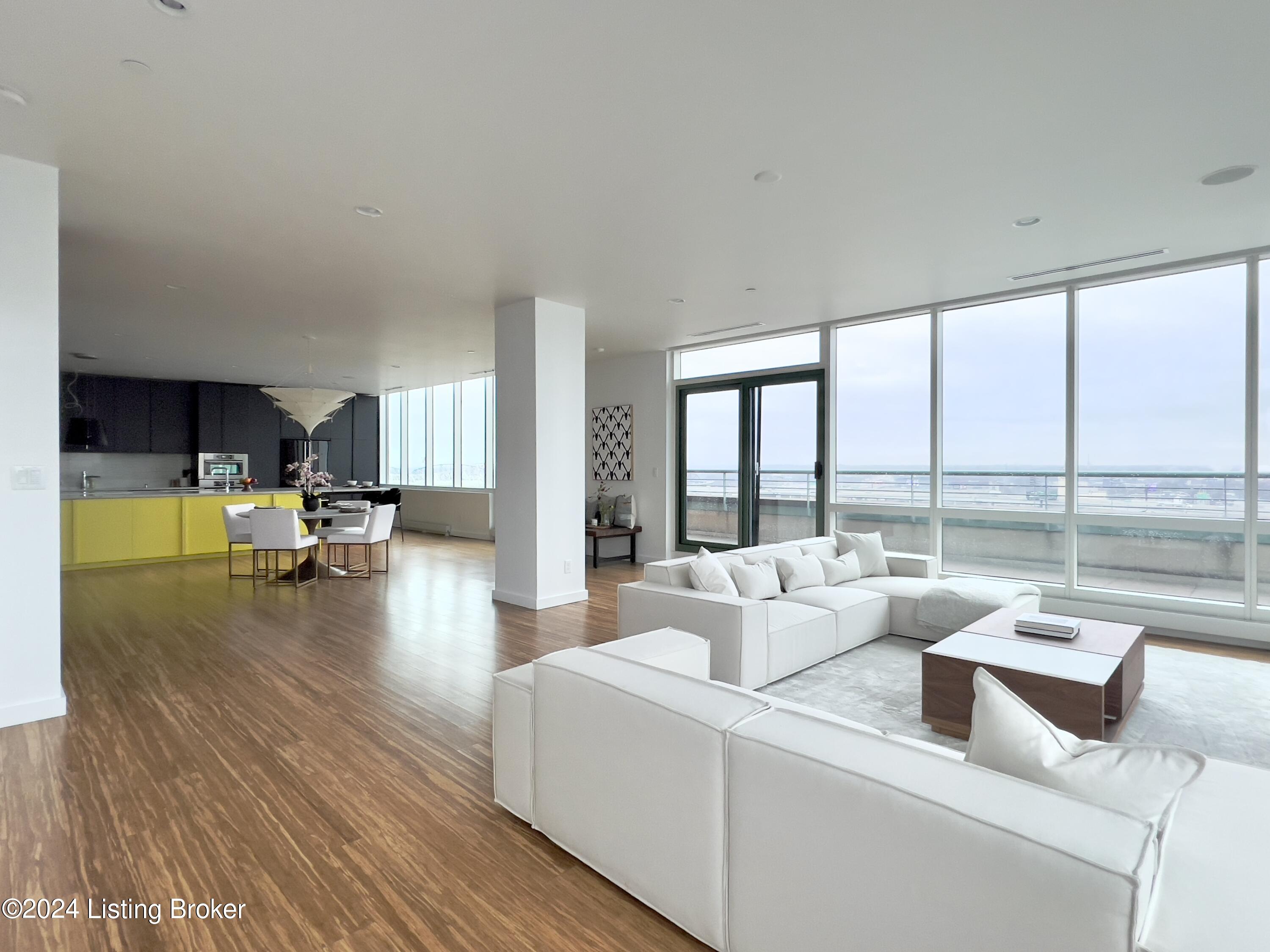 222 E Witherspoon St, 1103