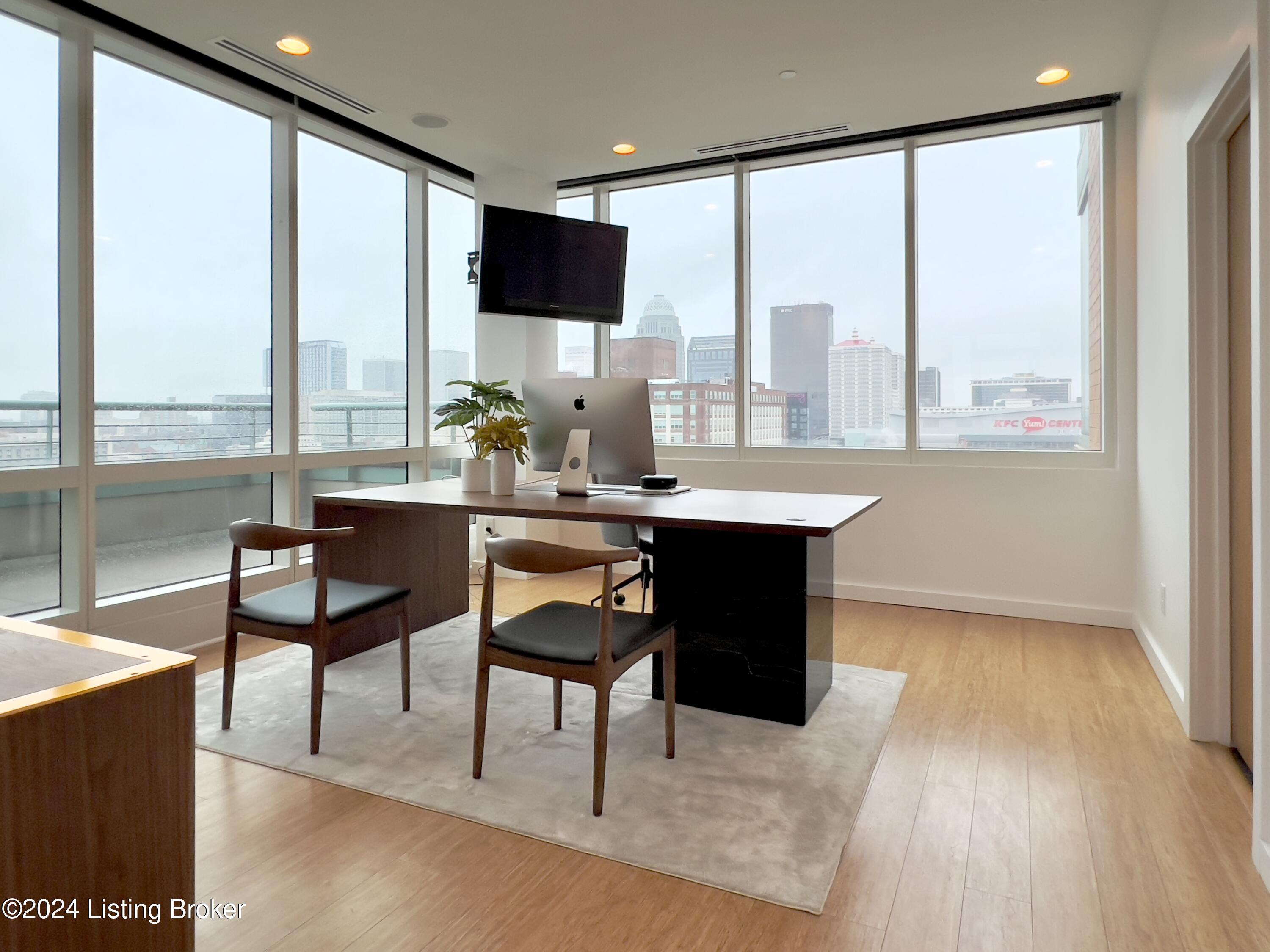 222 E Witherspoon St, 1103