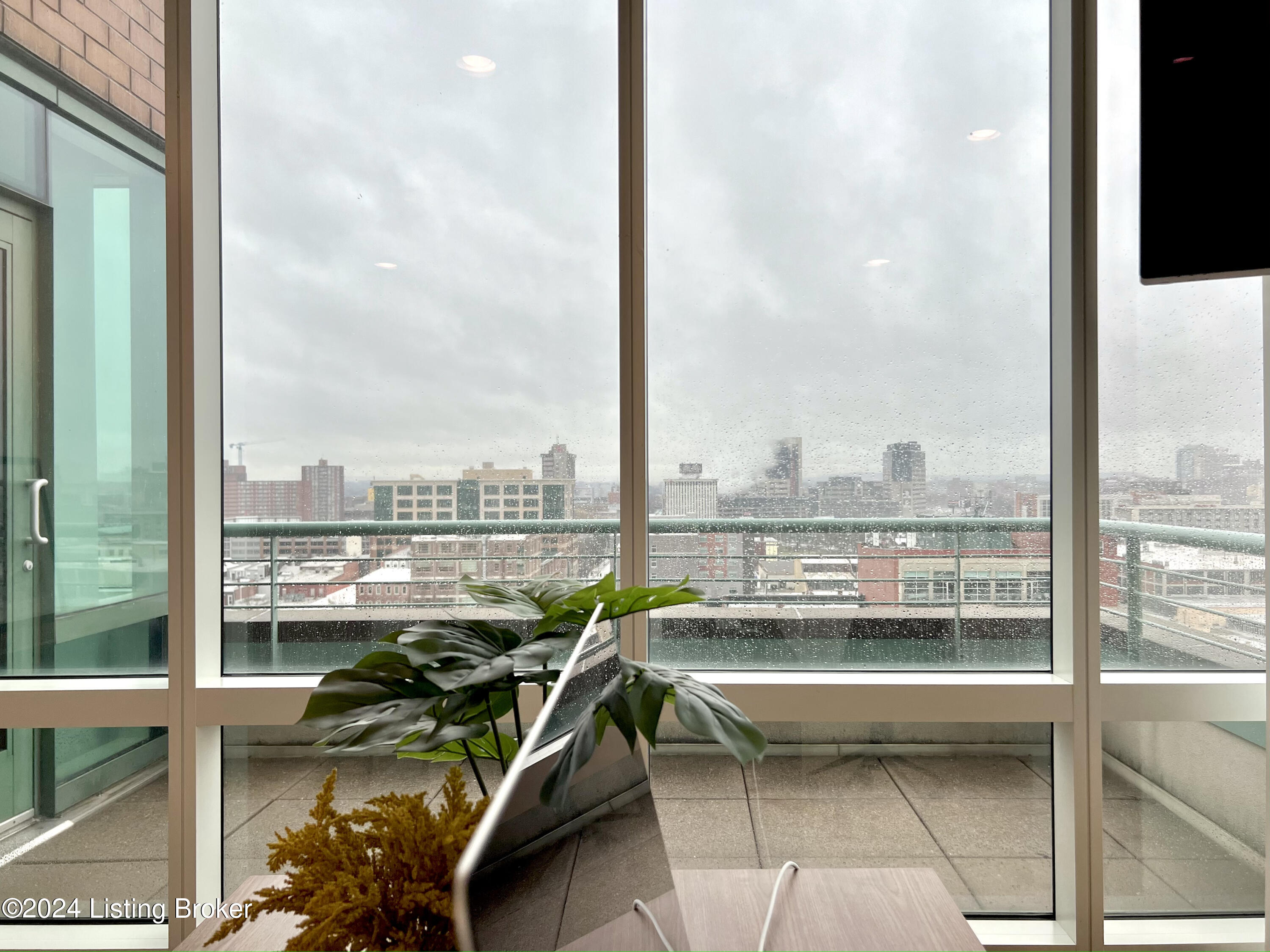222 E Witherspoon St, 1103