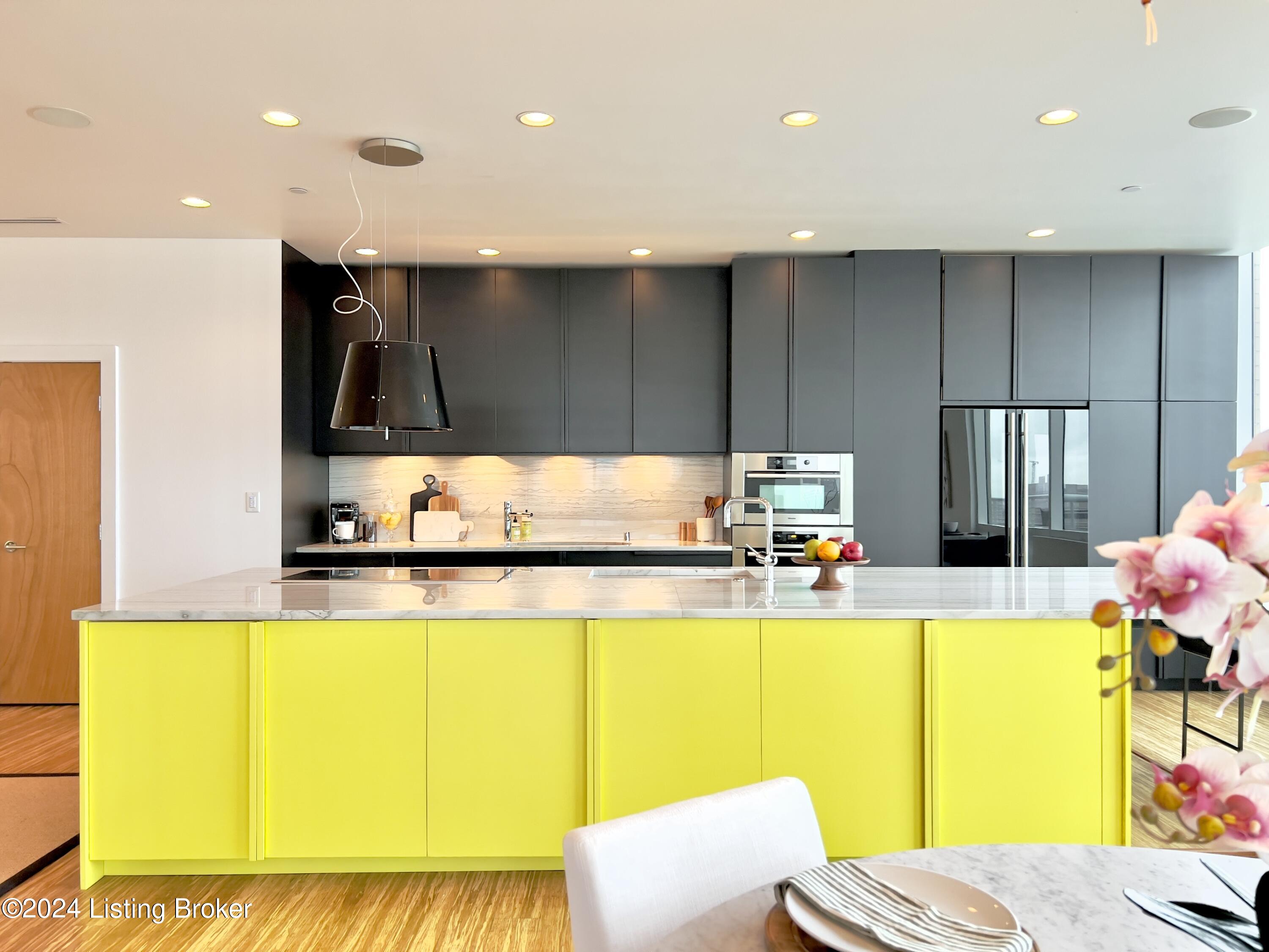 222 E Witherspoon St, 1103