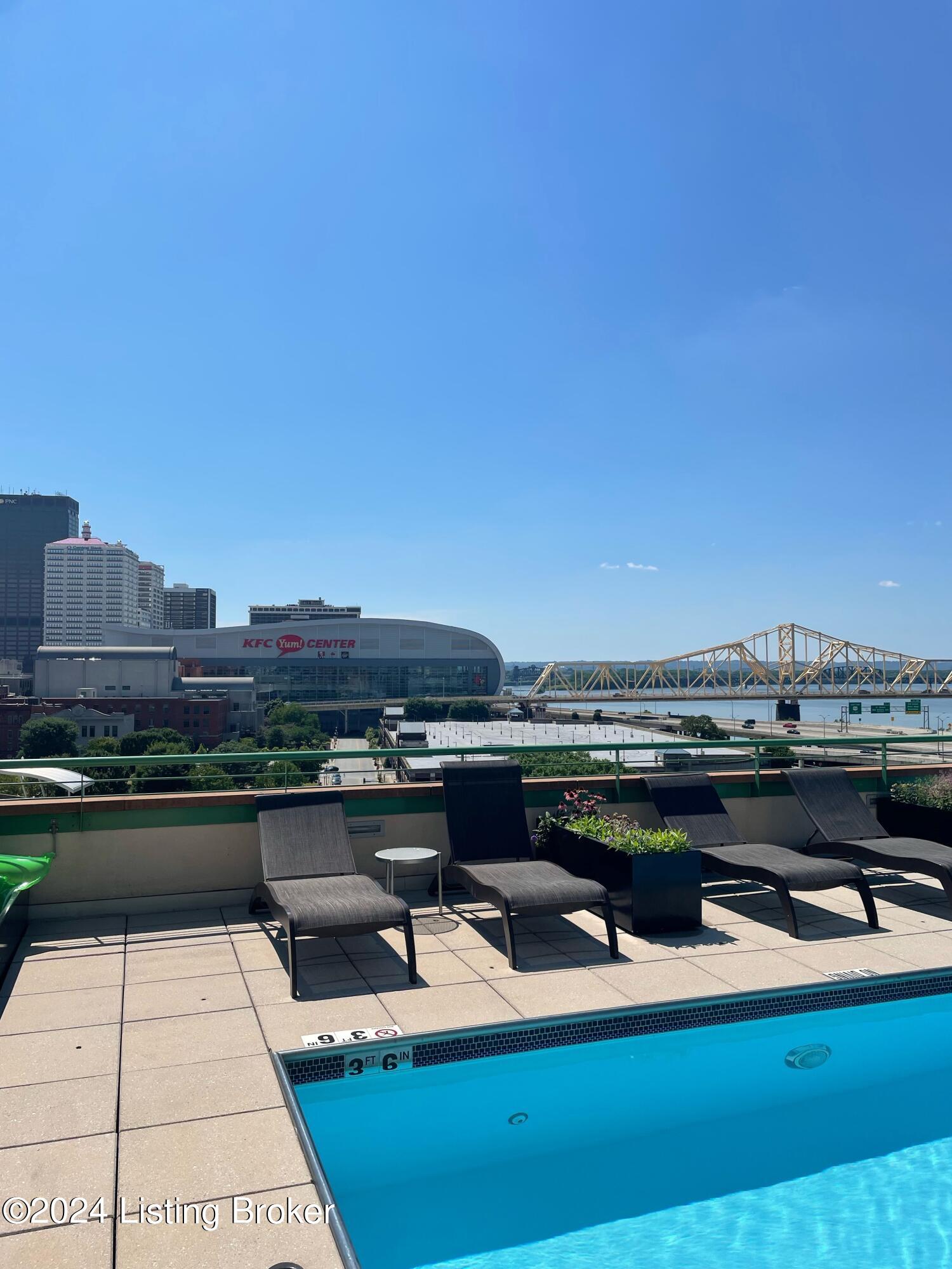 222 E Witherspoon St, 1103