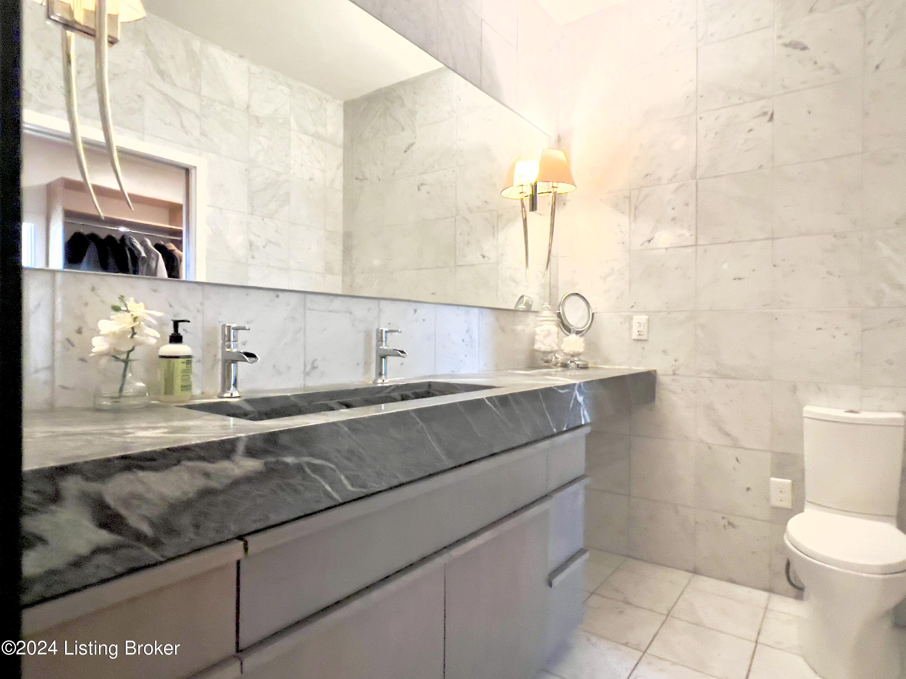 222 E Witherspoon St, 1103
