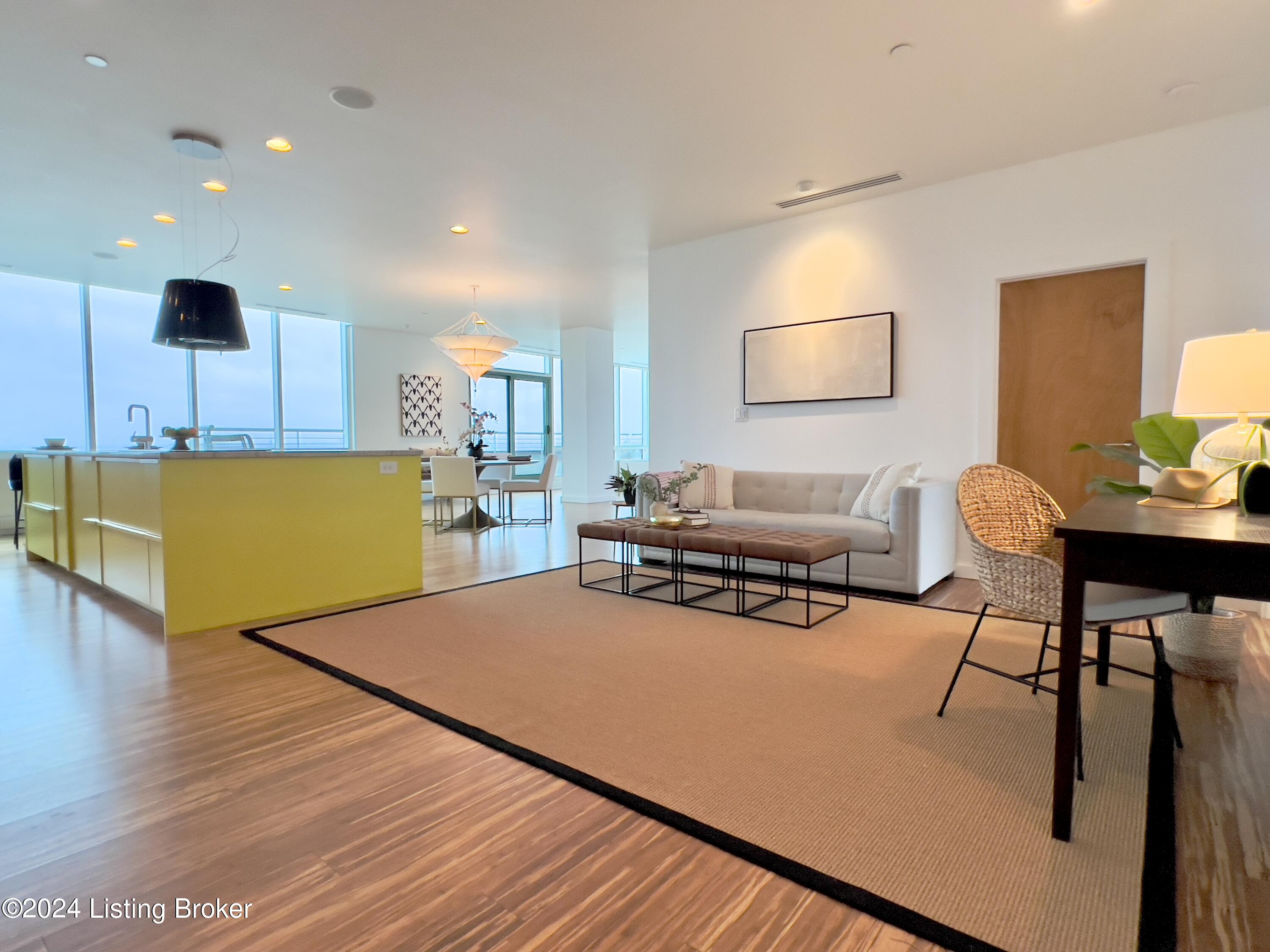 222 E Witherspoon St, 1103