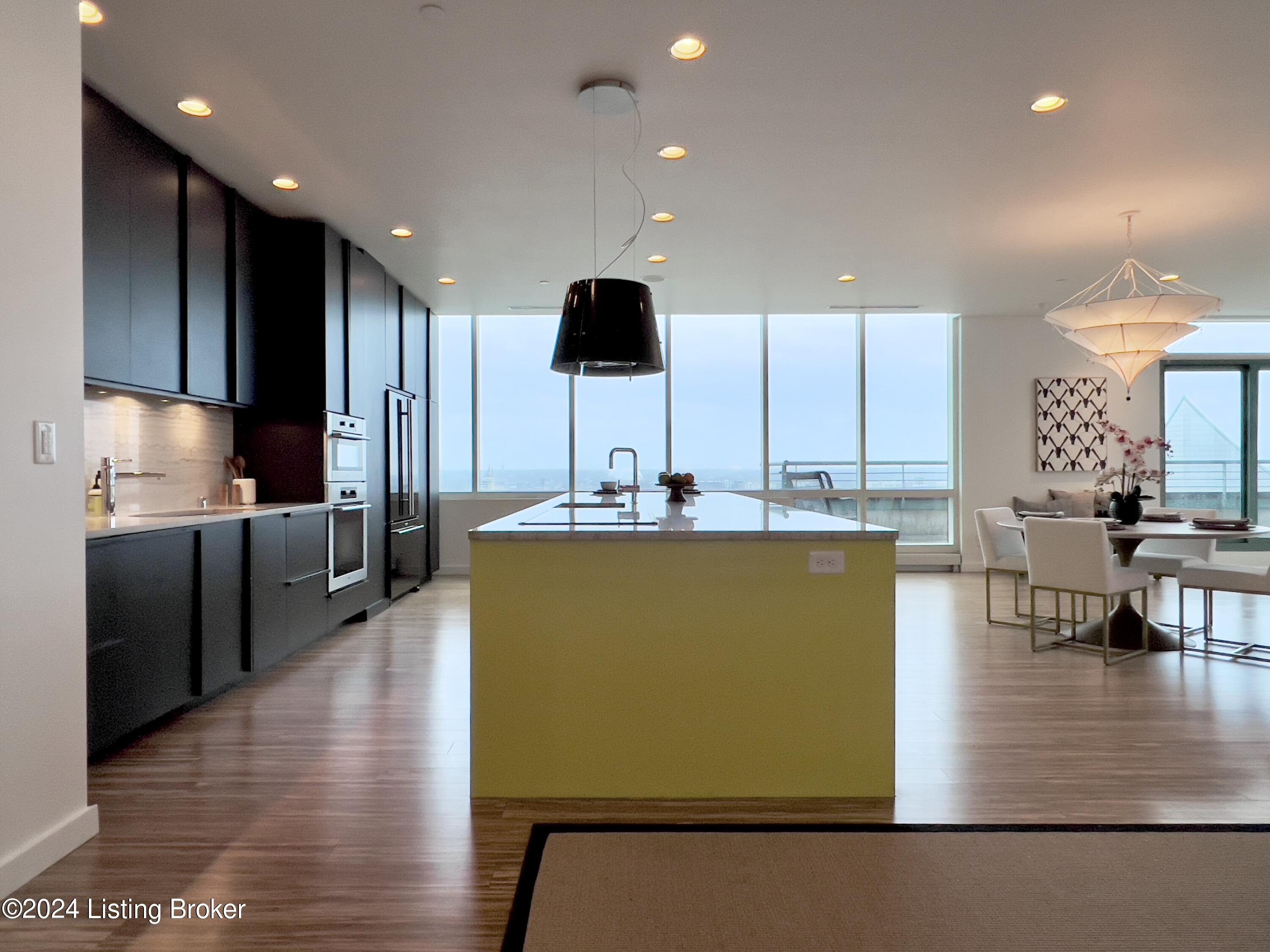 222 E Witherspoon St, 1103