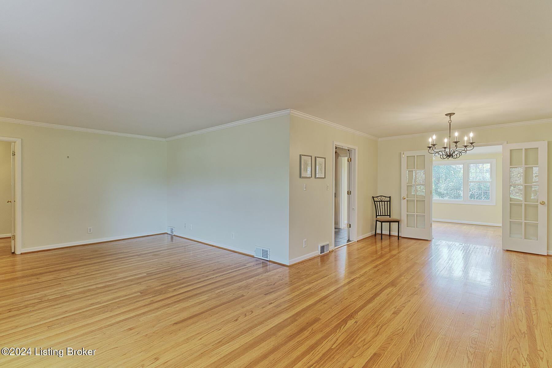 808 Huntington Rd