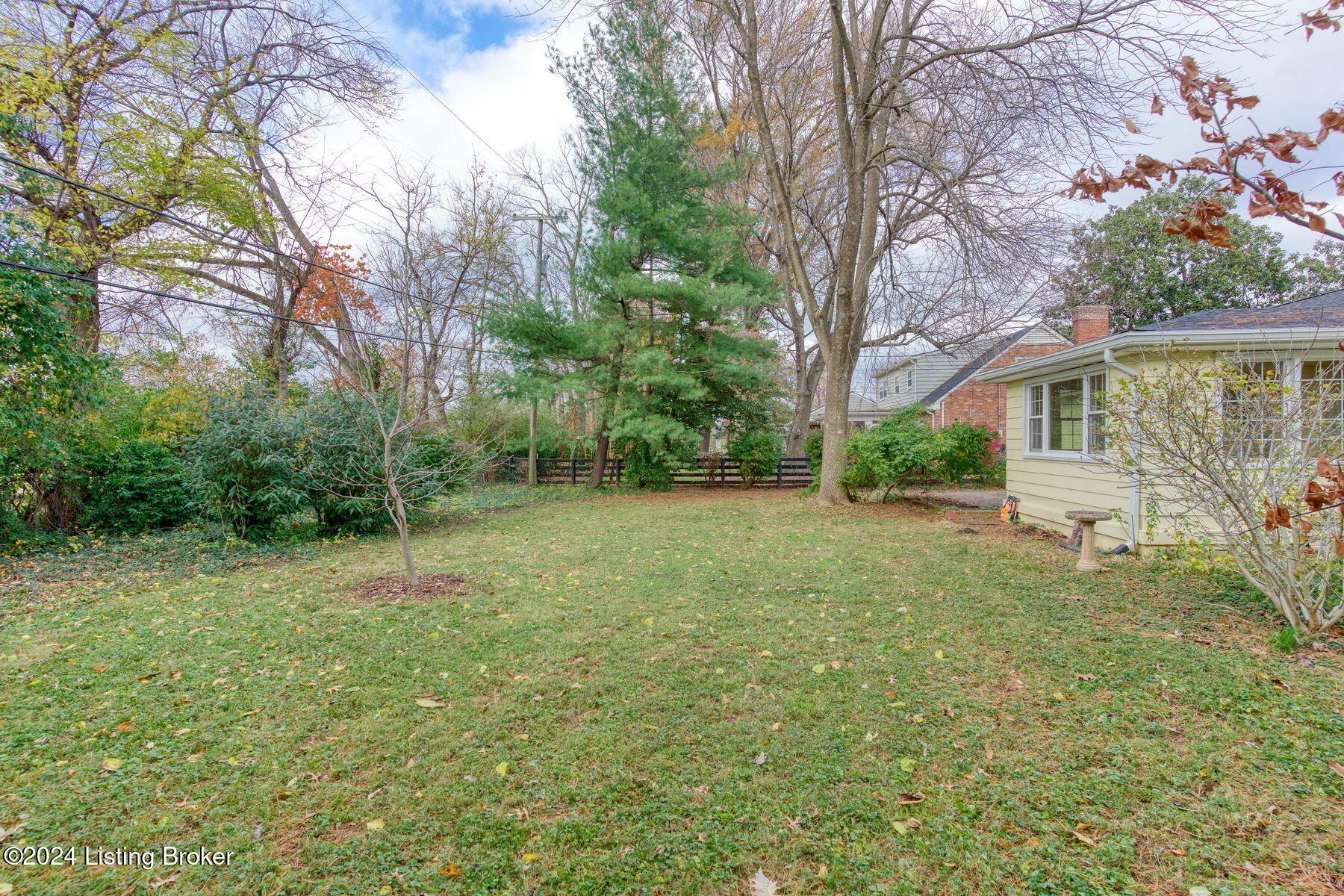 808 Huntington Rd