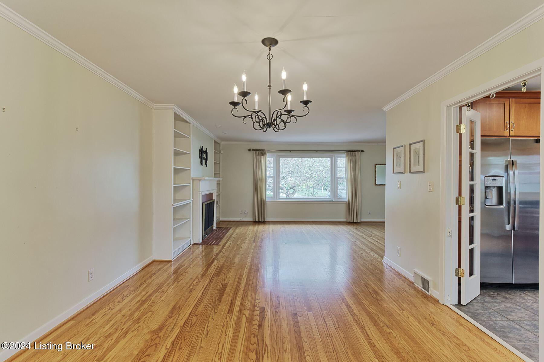 808 Huntington Rd