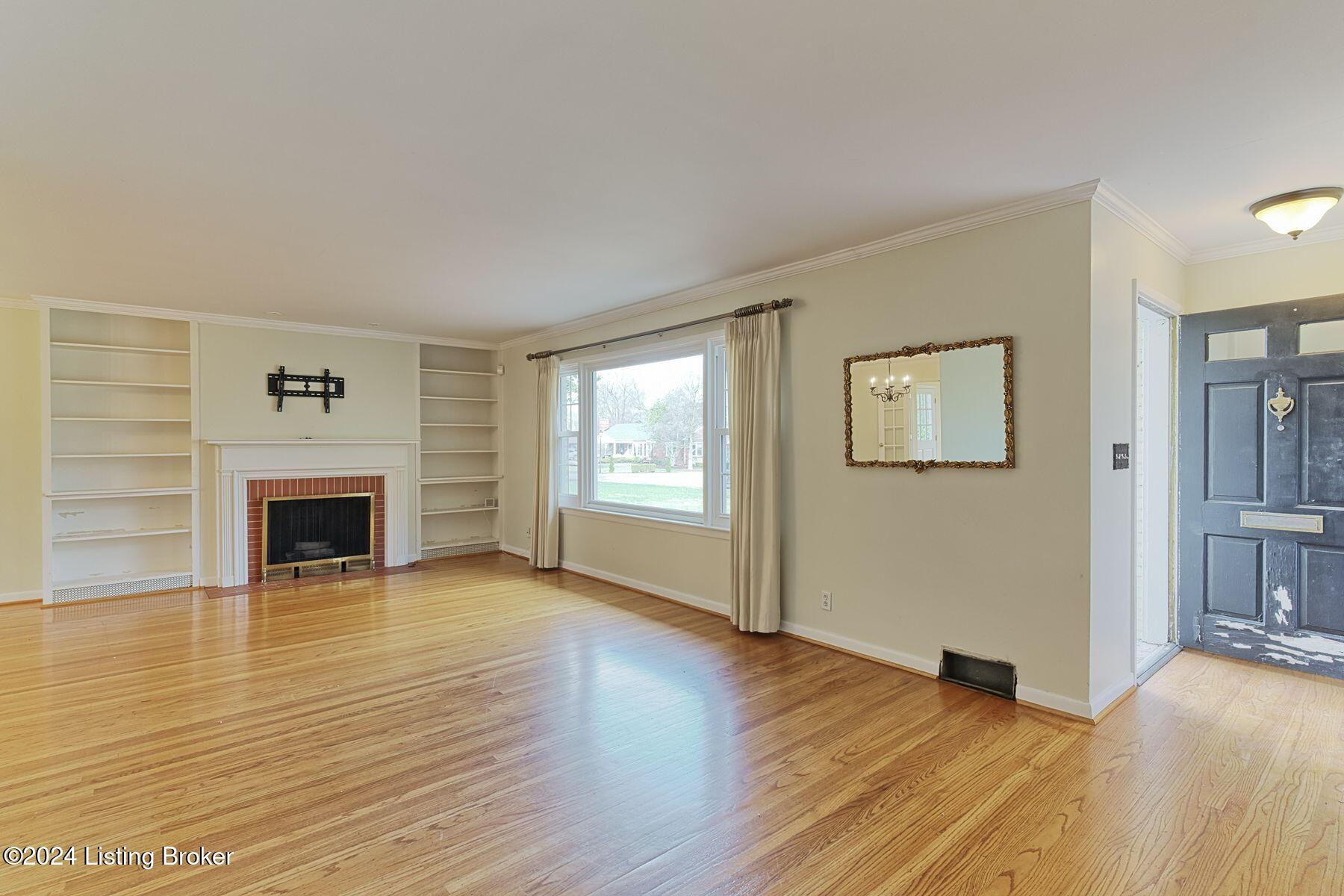 808 Huntington Rd