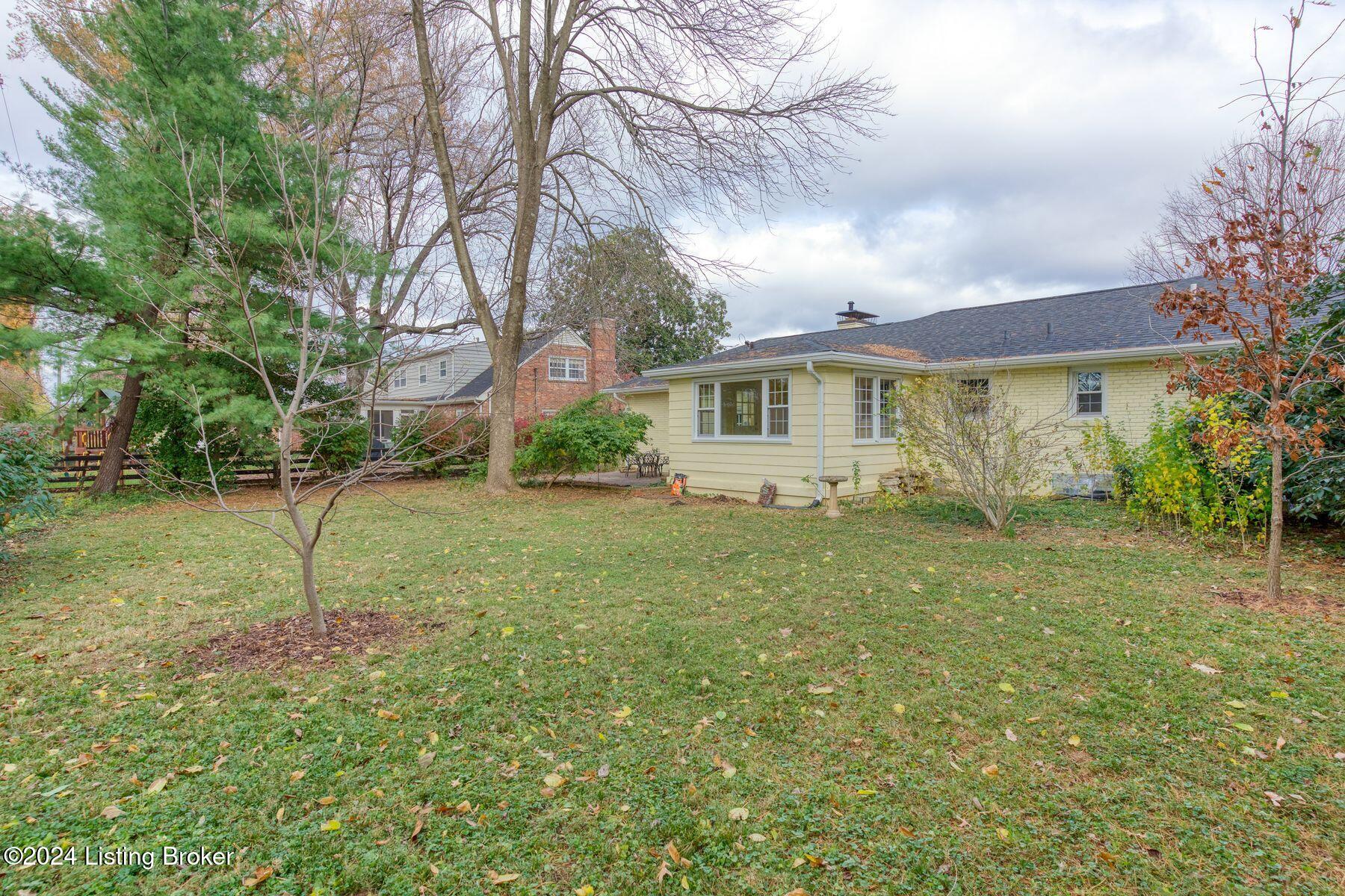 808 Huntington Rd