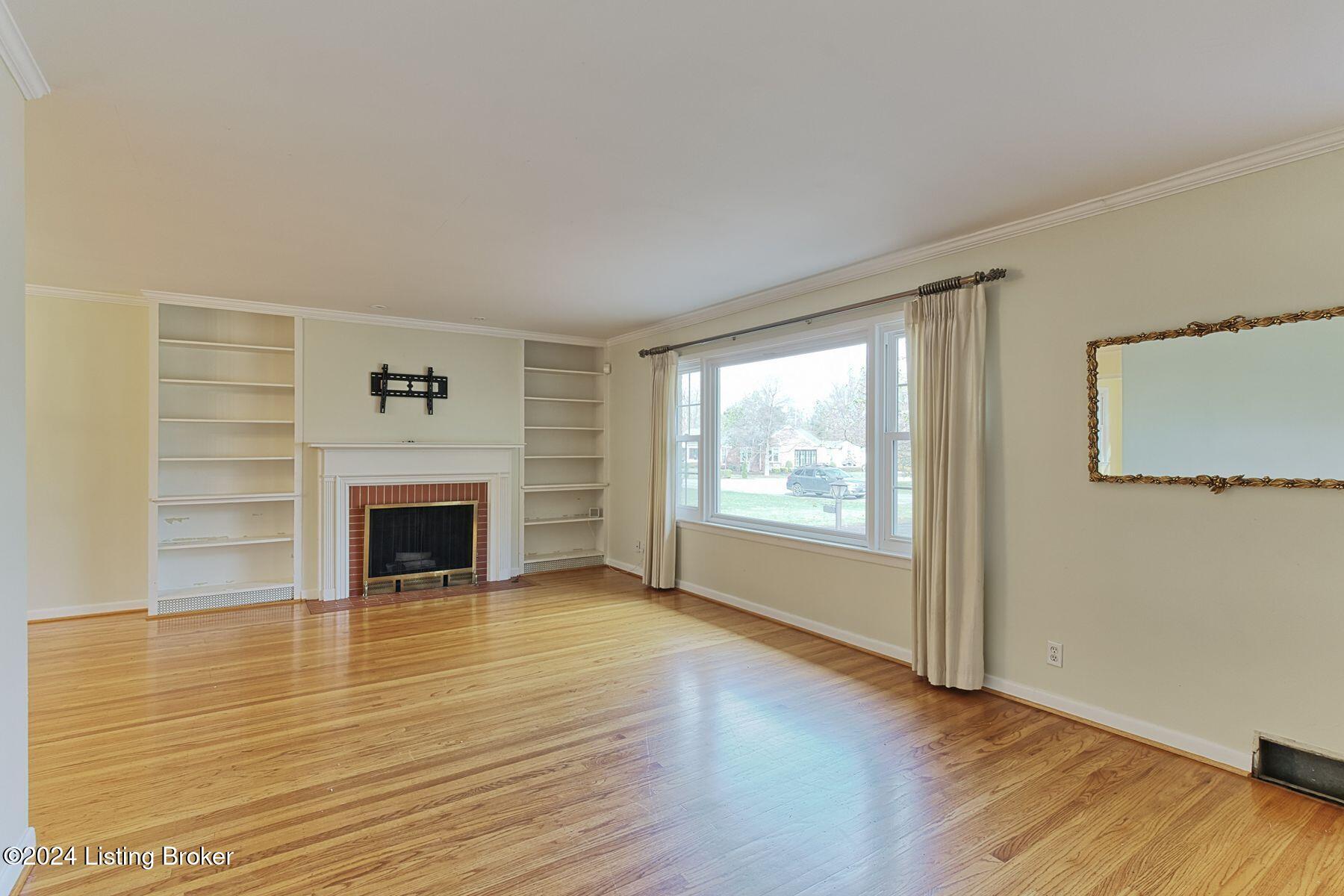 808 Huntington Rd