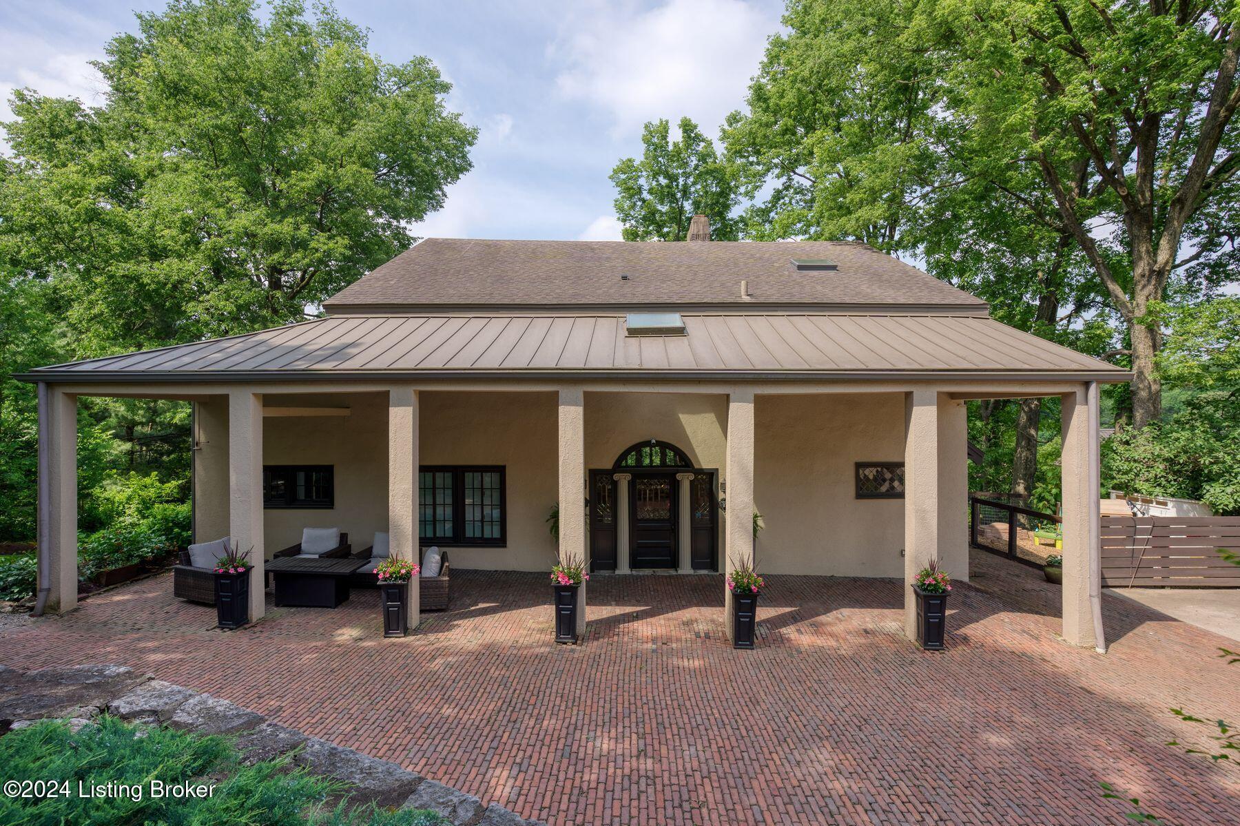 2117 Edgehill Rd