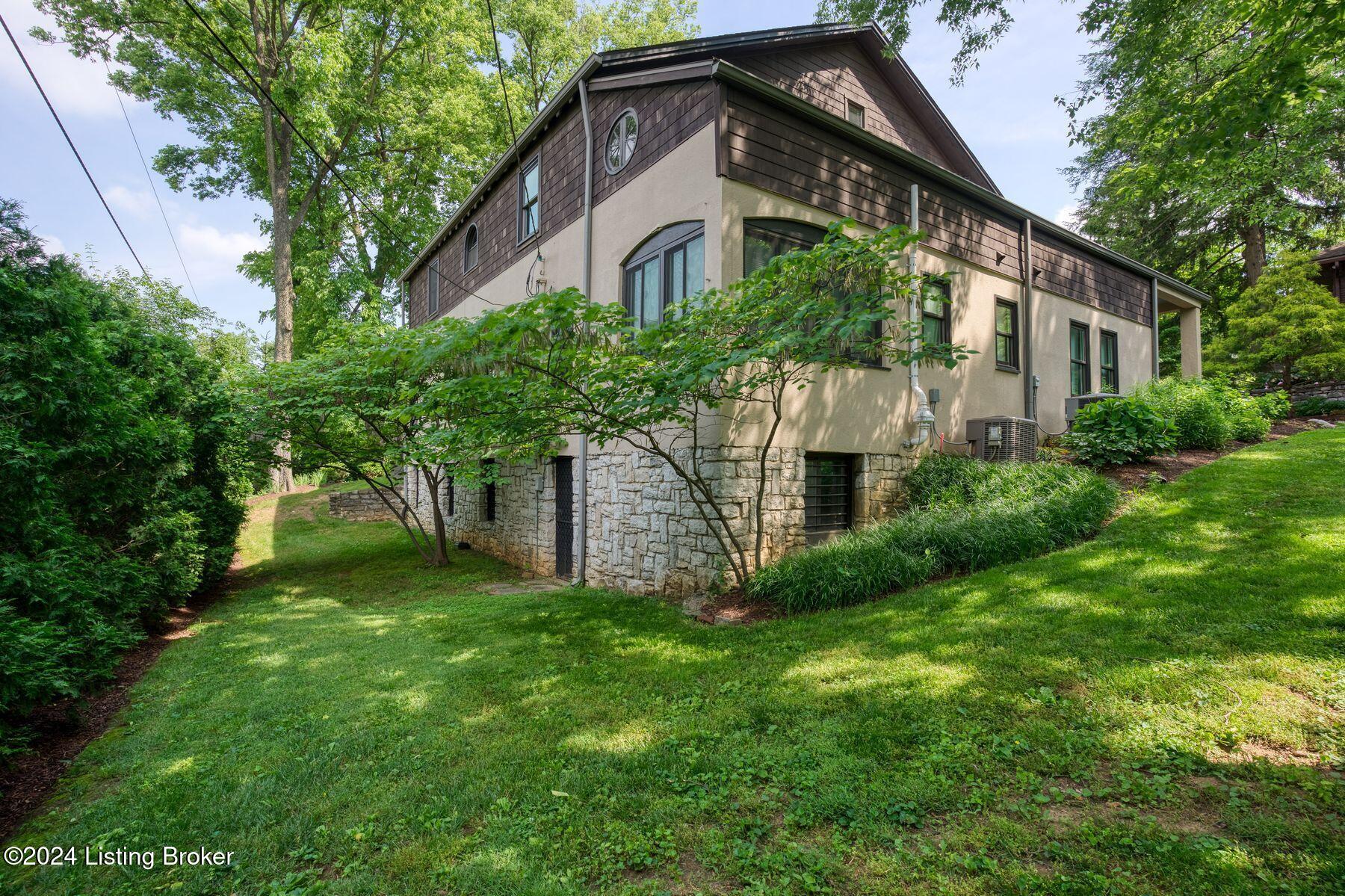 2117 Edgehill Rd
