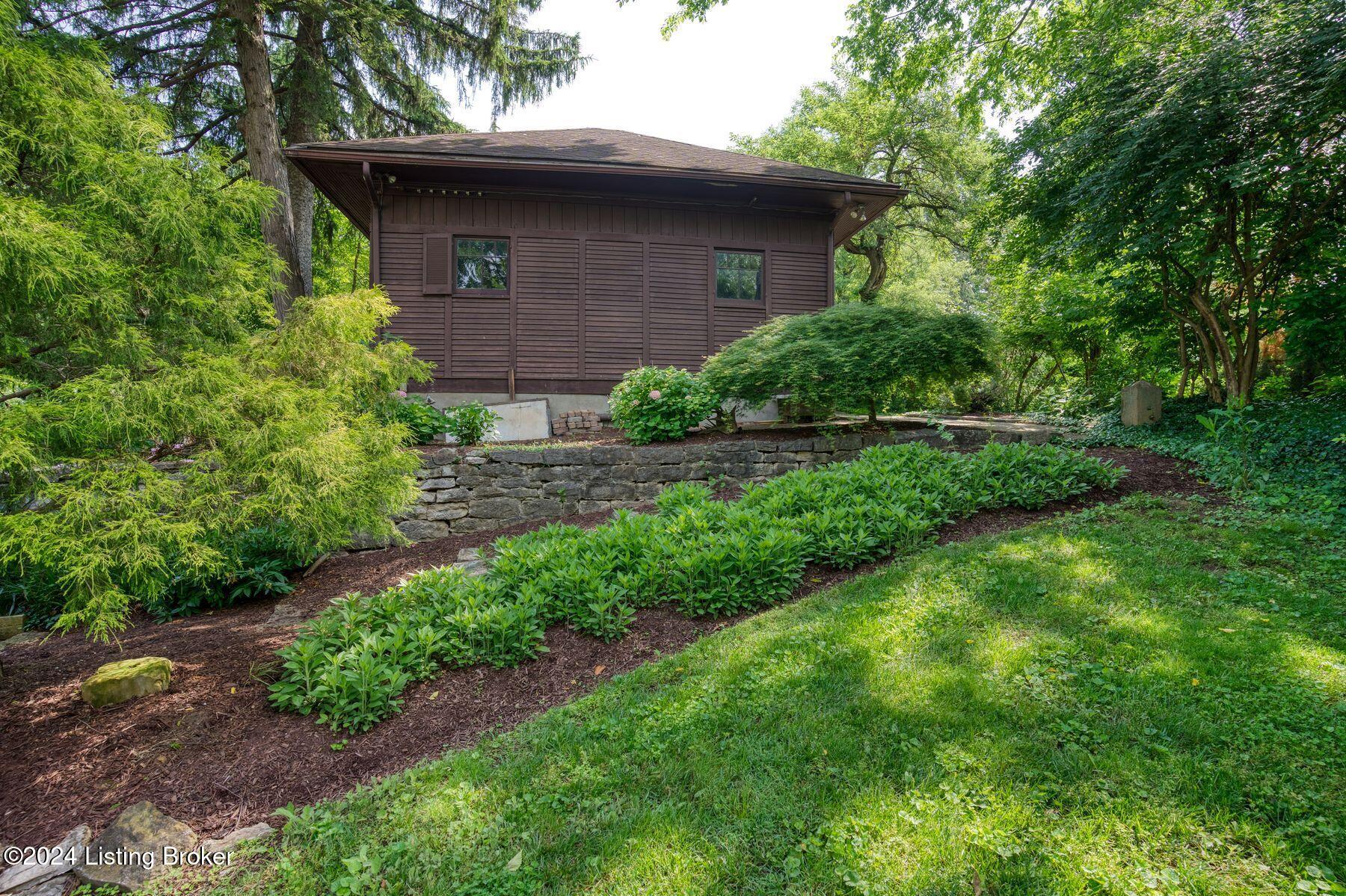 2117 Edgehill Rd