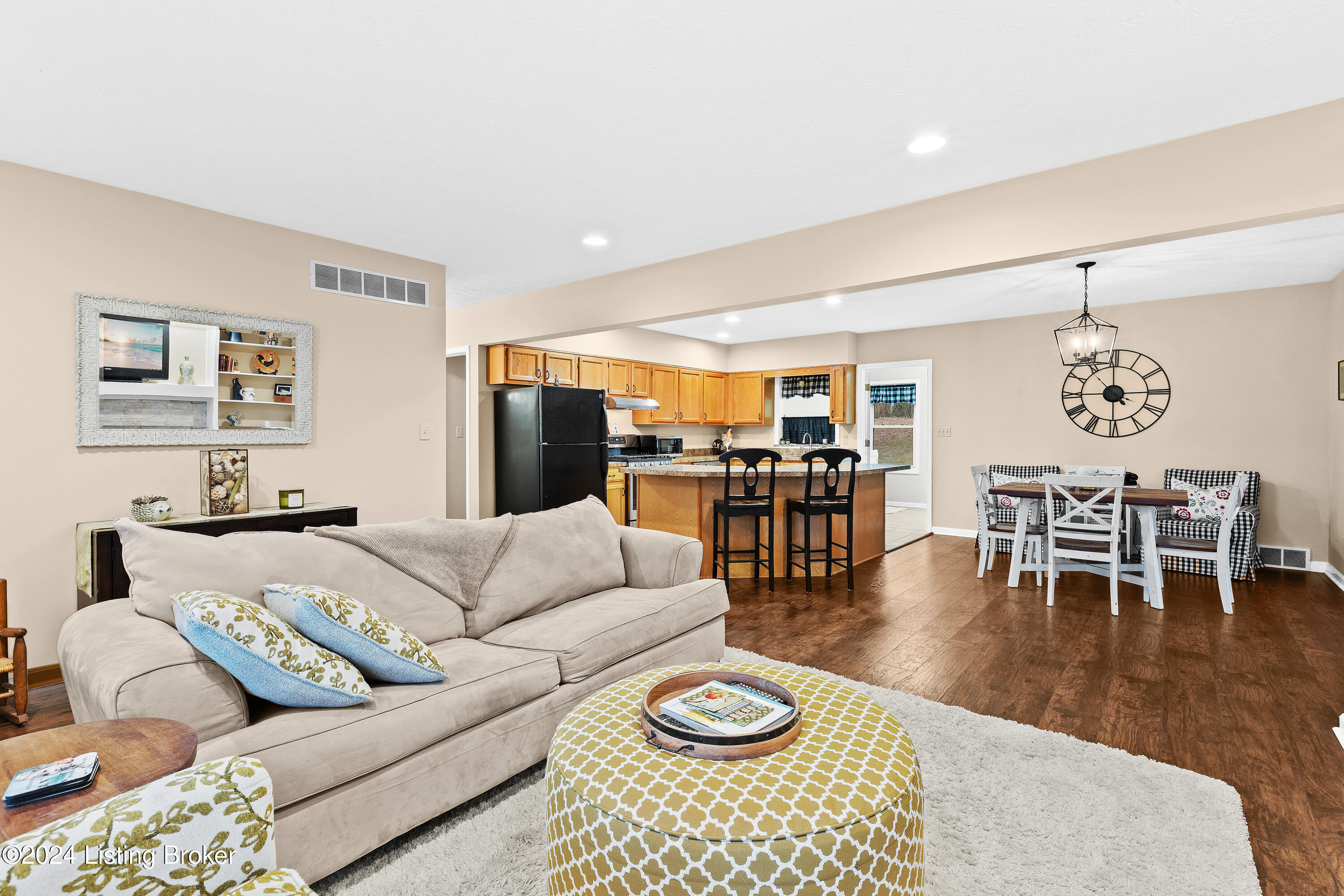 404 Cherry Ln