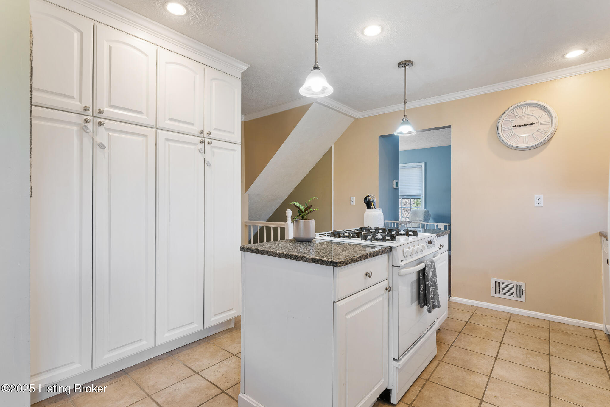 207 Westwood Dr