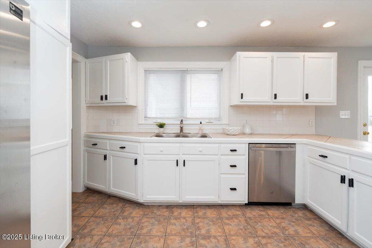 13207 Versatile Ave