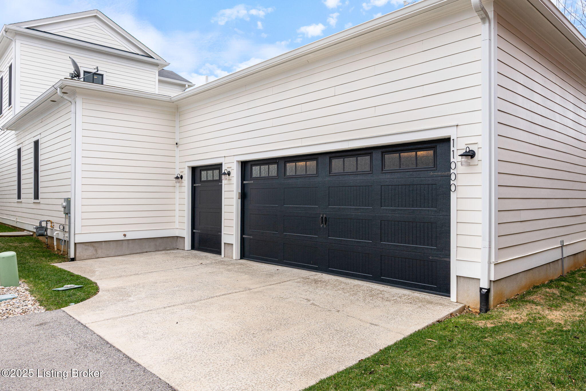 11000 Monkshood Dr