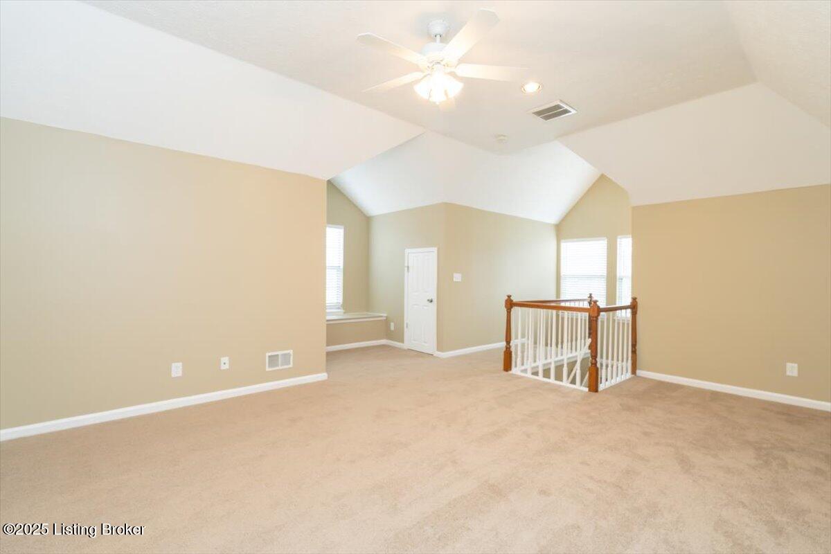 3906 Greenhurst Dr
