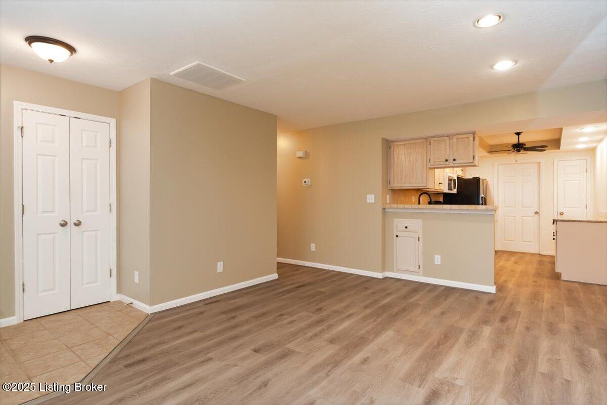 3906 Greenhurst Dr