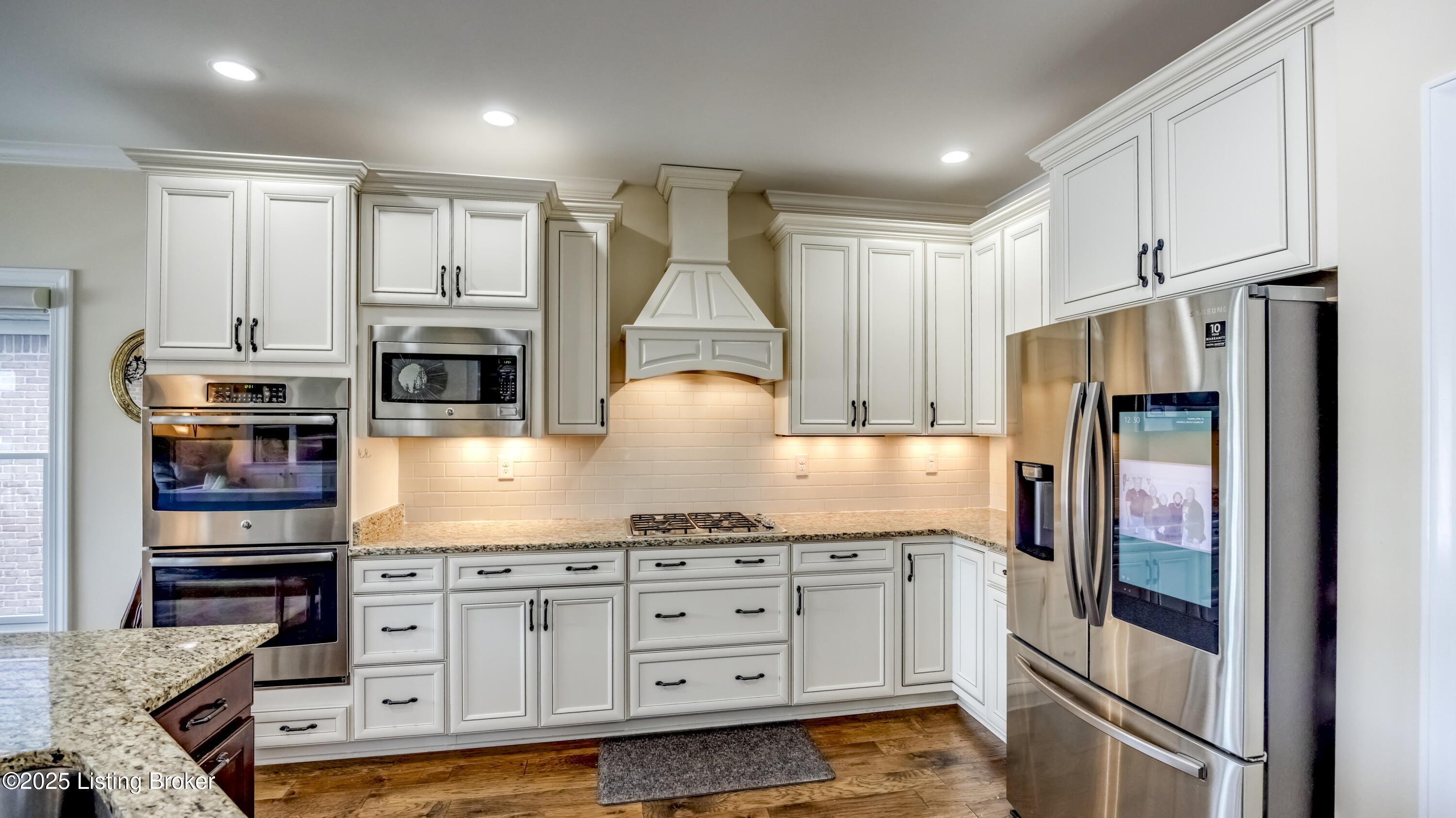 2005 River View Ct