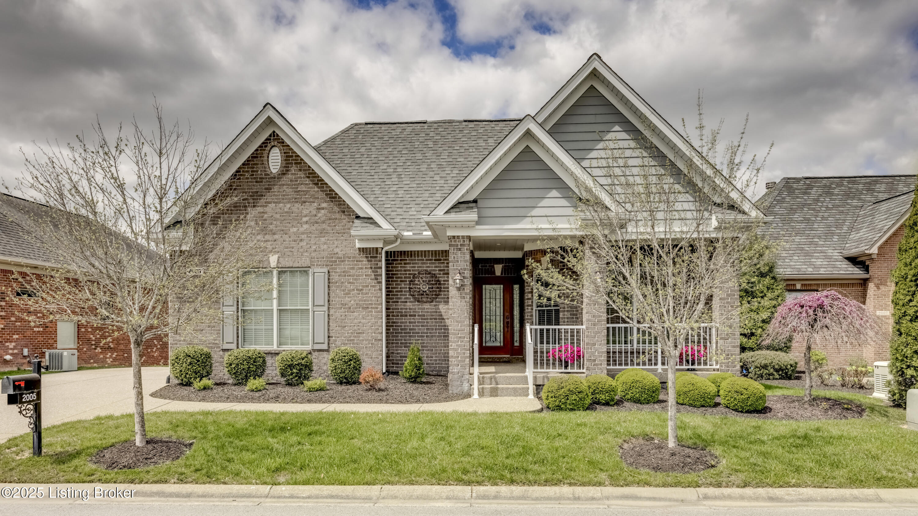 2005 River View Ct
