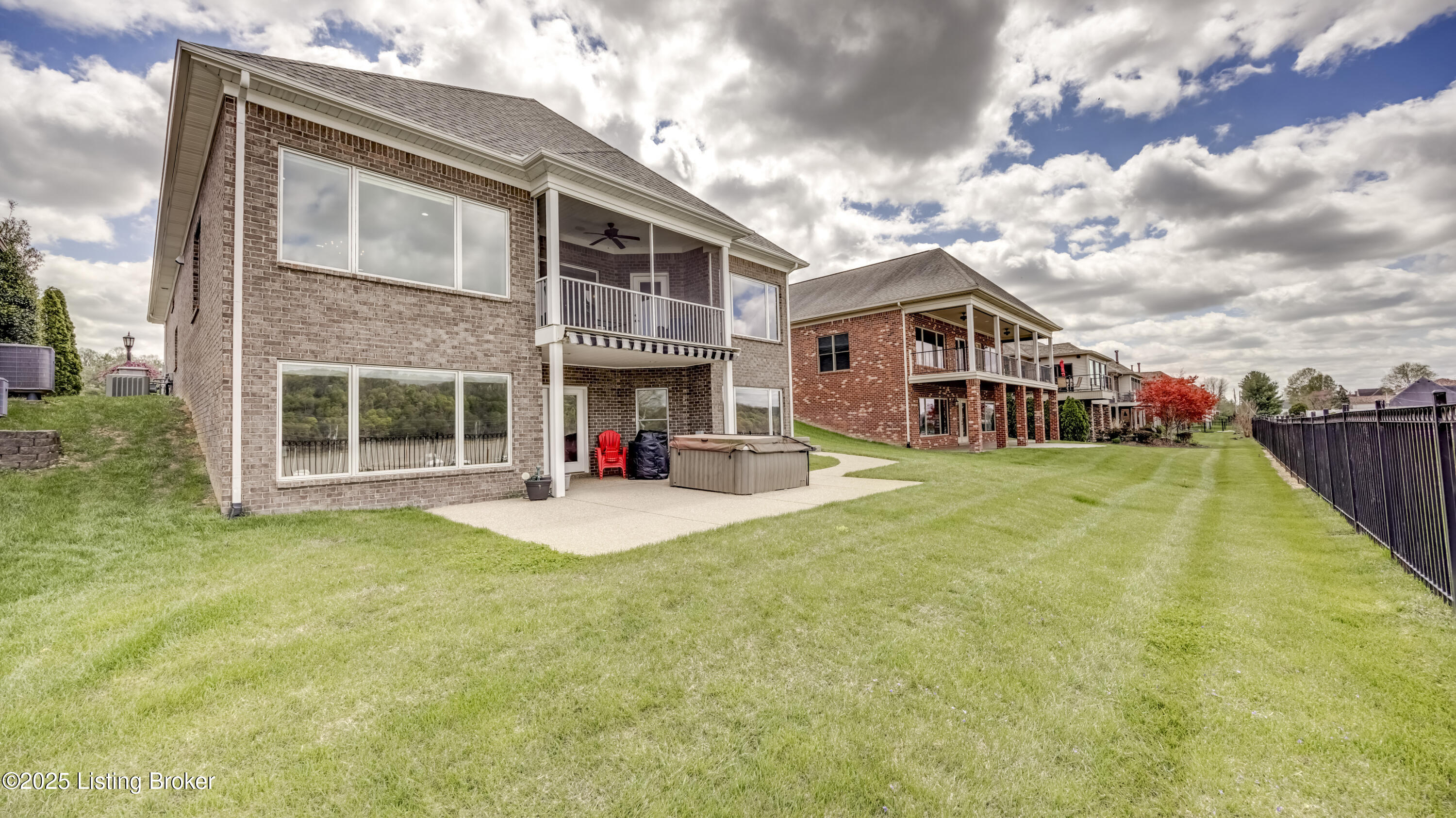 2005 River View Ct