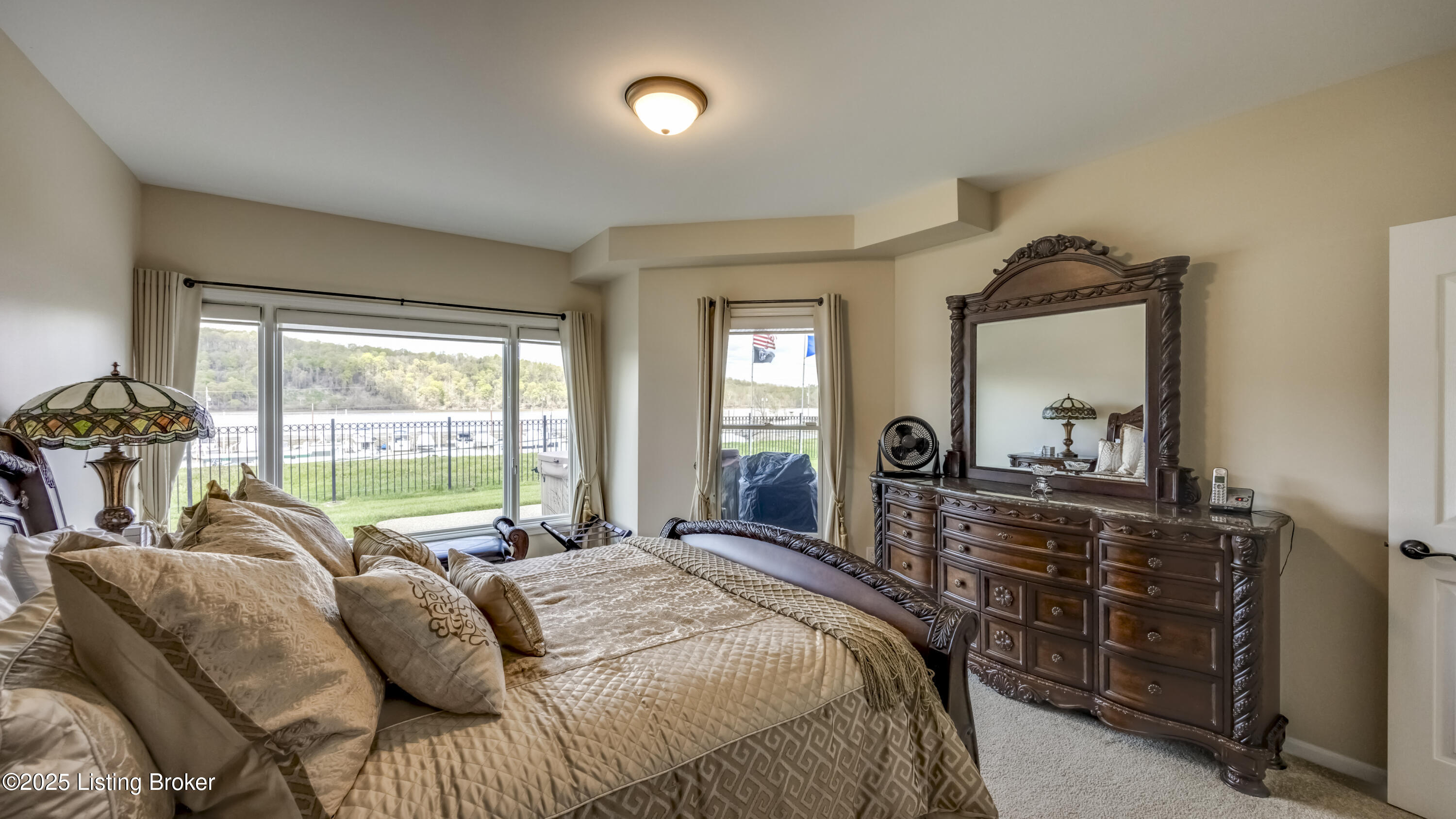 2005 River View Ct
