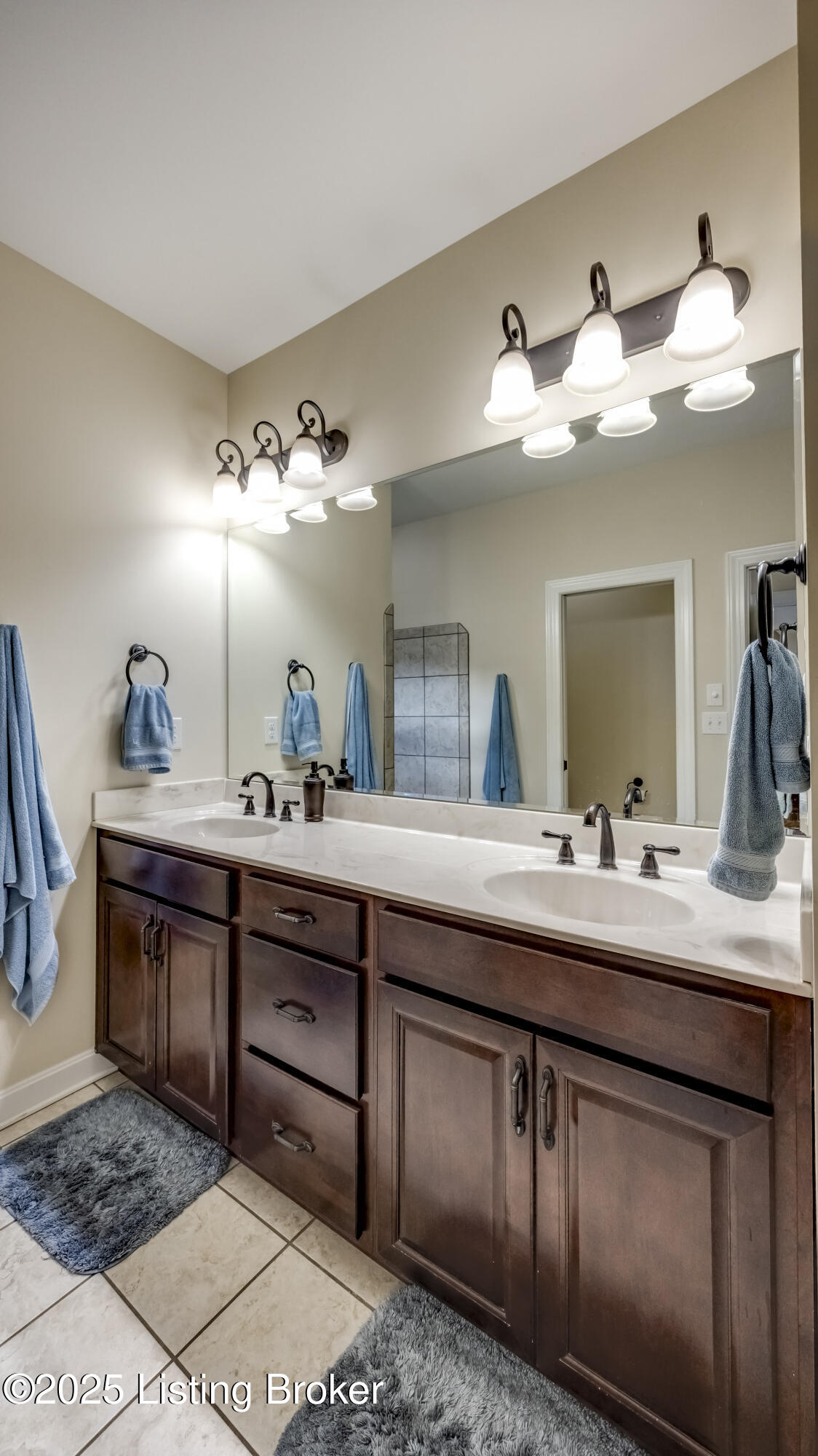 2005 River View Ct