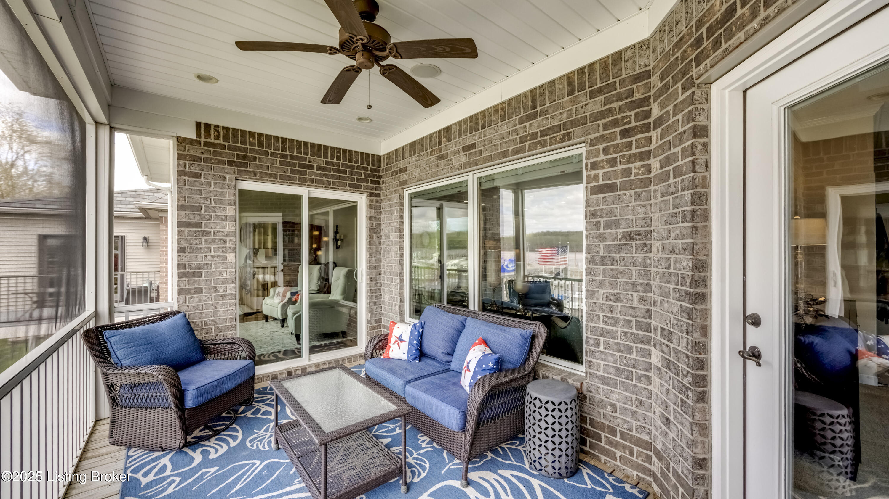 2005 River View Ct