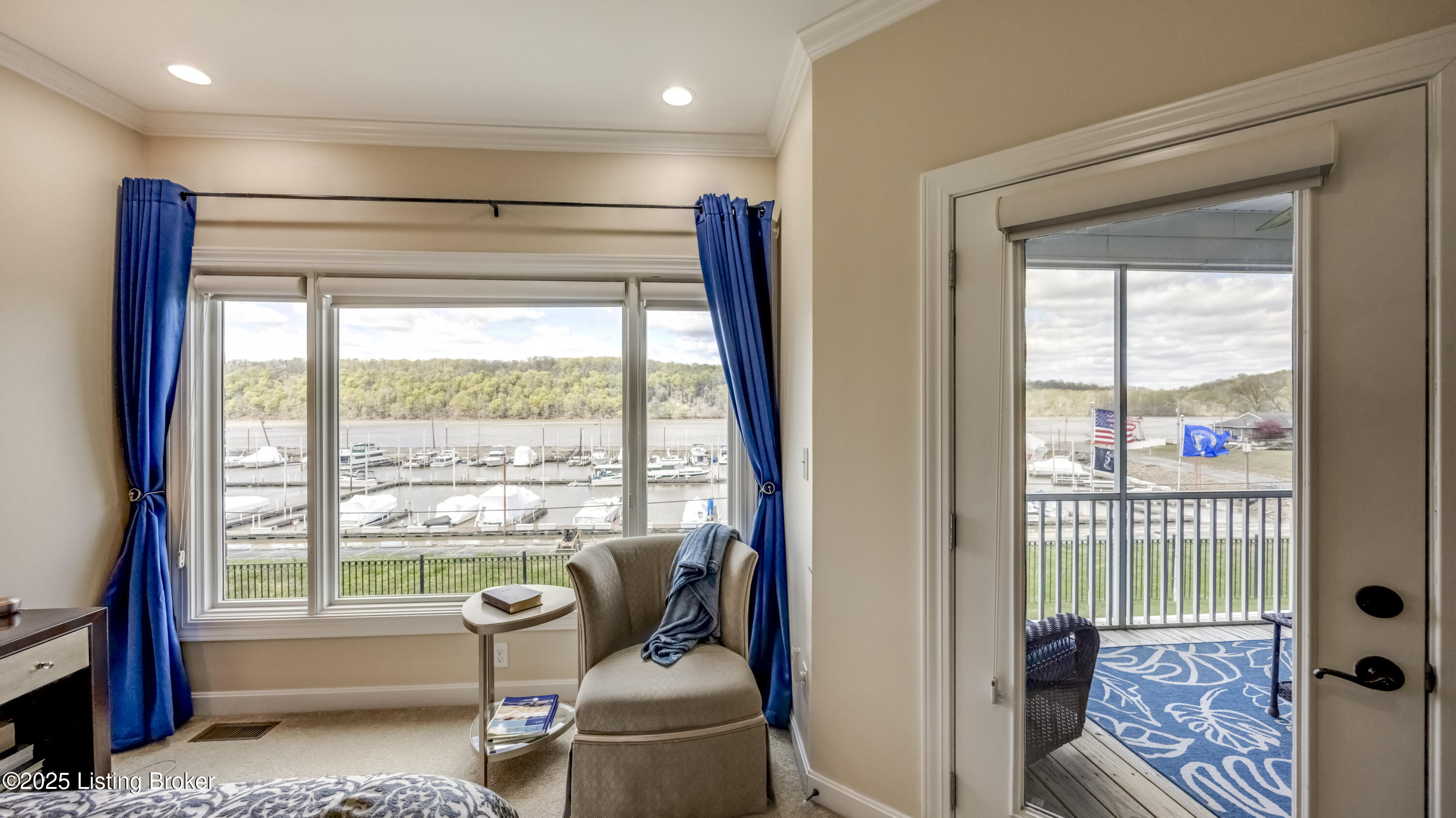 2005 River View Ct